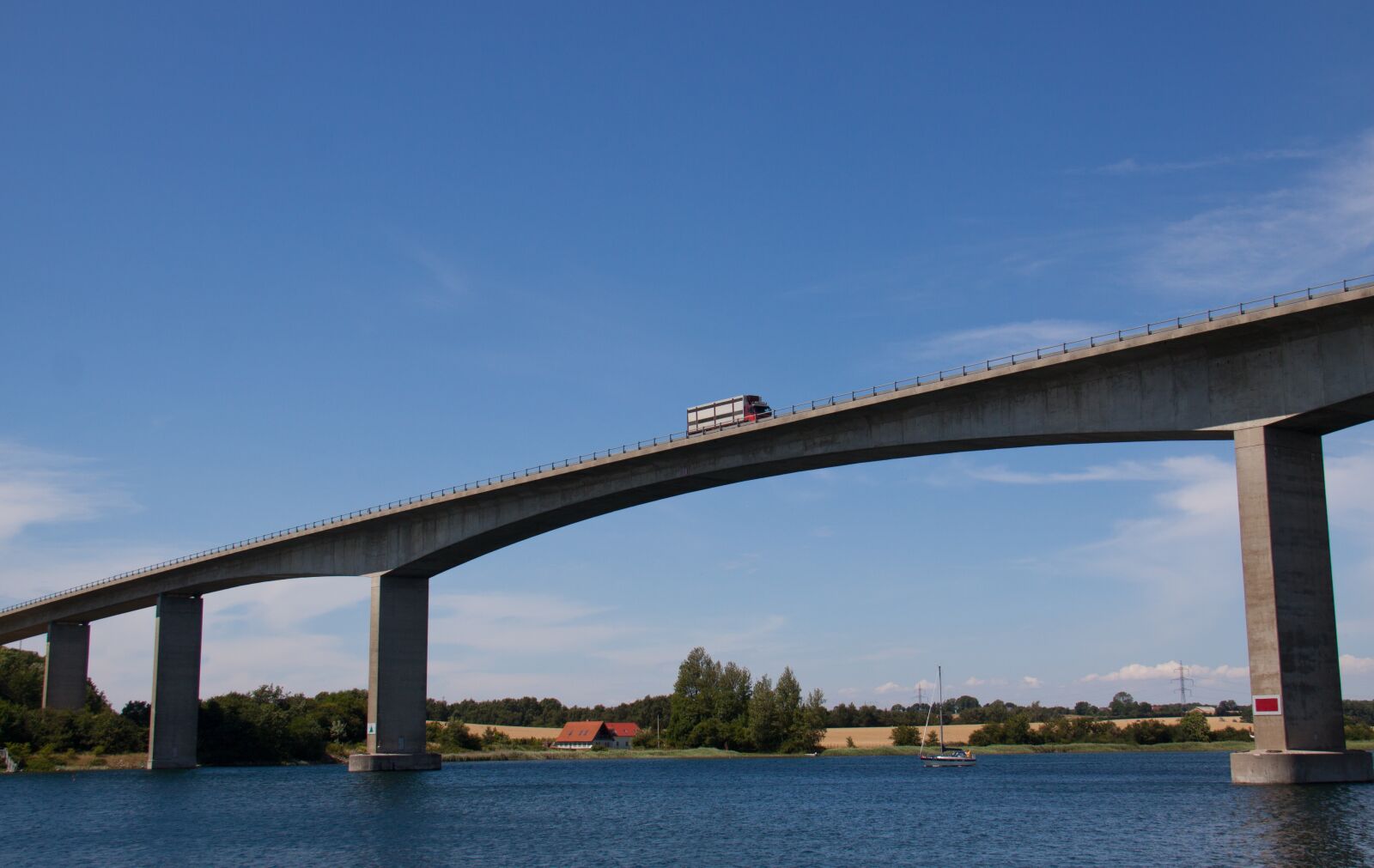 Canon EOS 50D sample photo. Transportation, bridge, truck photography