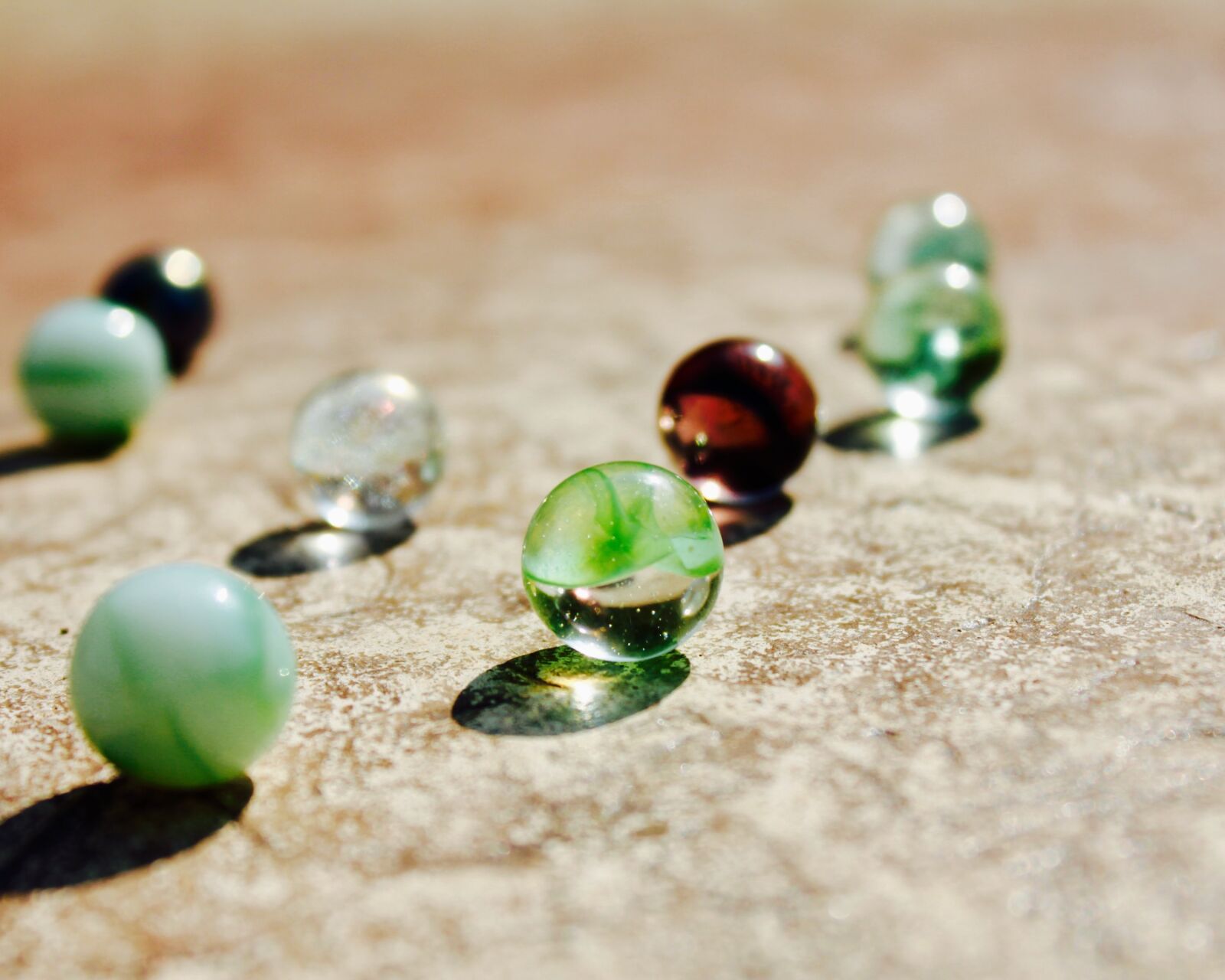 Canon EOS 550D (EOS Rebel T2i / EOS Kiss X4) sample photo. Marbles, color, colorful photography