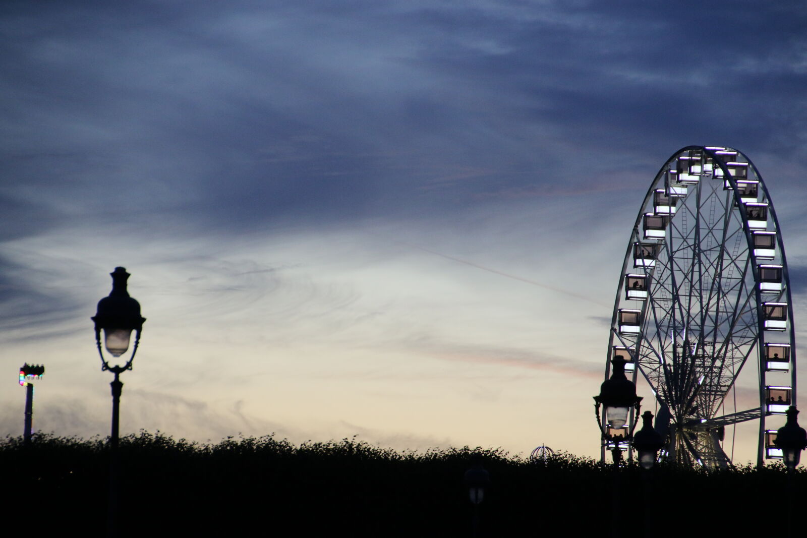 Canon EOS 7D Mark II sample photo. Big, wheel, circle, evening photography