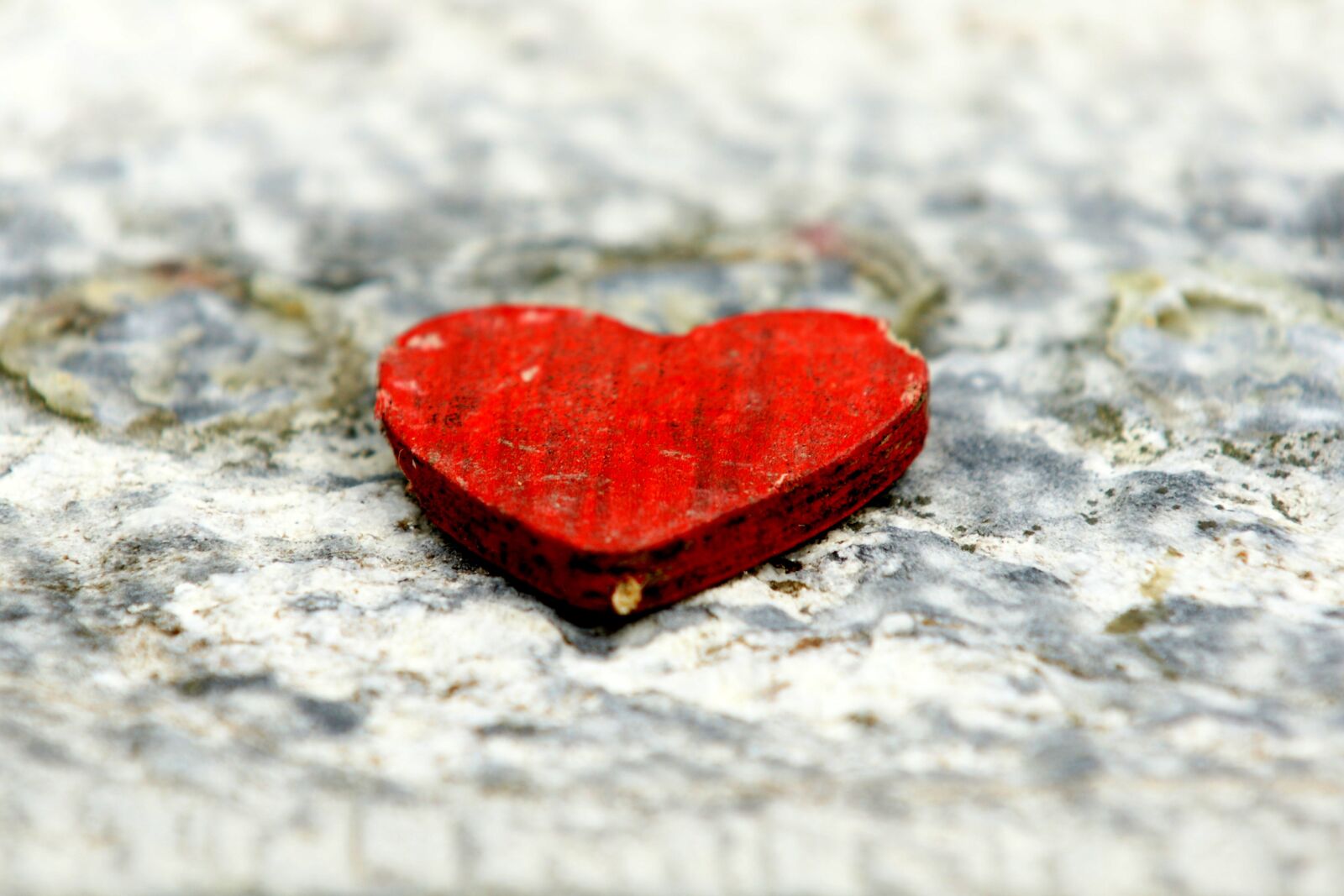 Sony Alpha DSLR-A700 sample photo. Heart, wooden heart, love photography