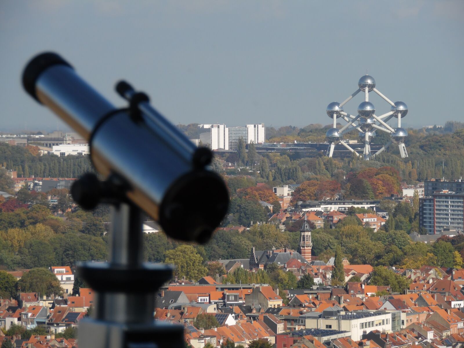Samsung WB1100F/WB1101F/WB1102F sample photo. Brussels, atomium, telescope photography