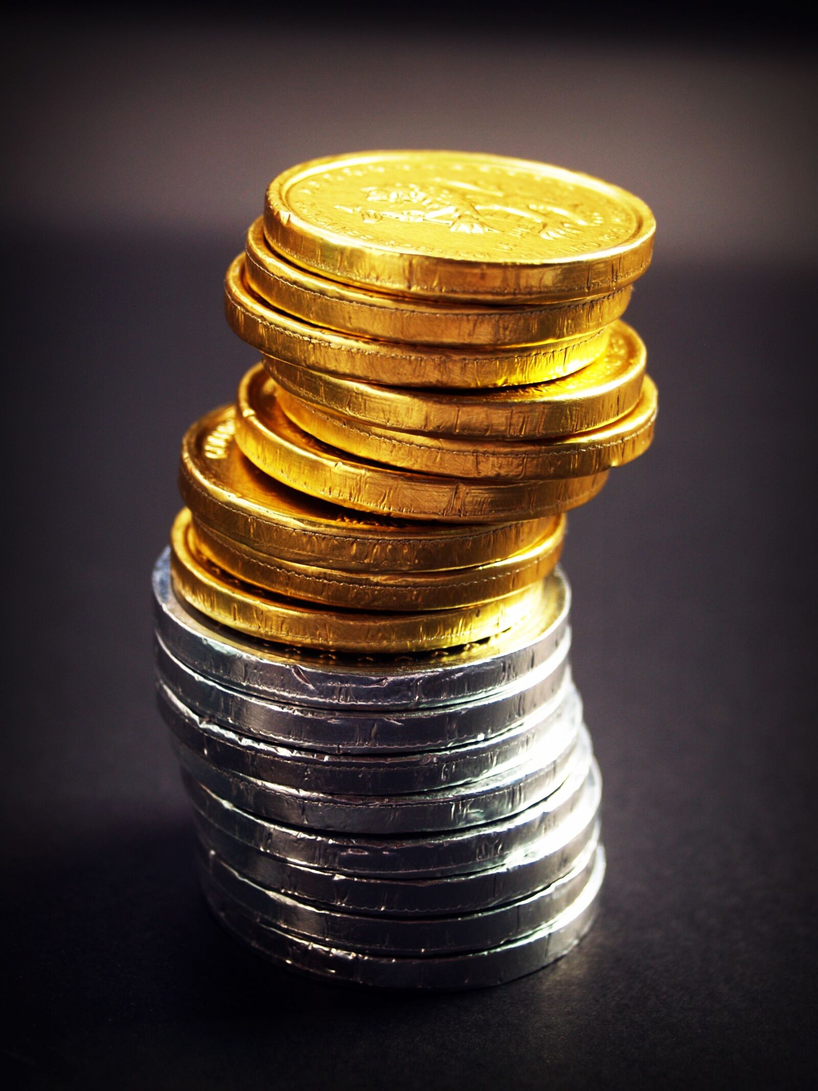Olympus E-300 (EVOLT E-300) sample photo. Coin, gold, cash photography