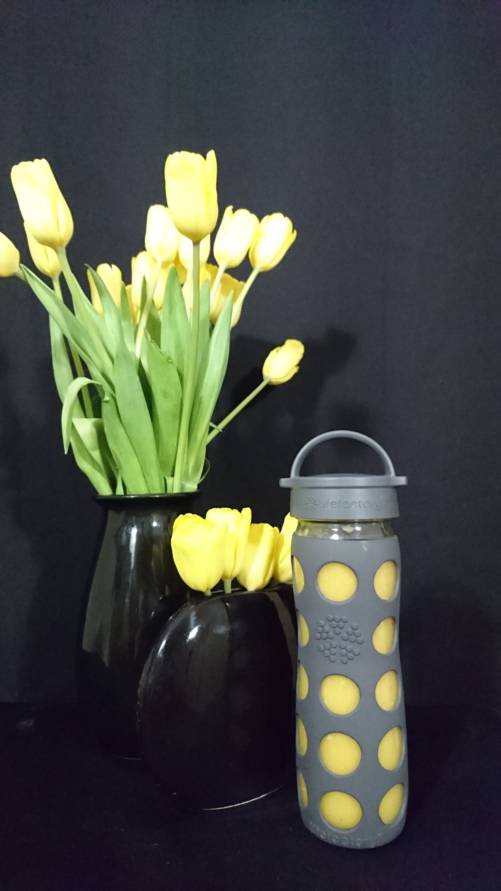 Sony Xperia Z5 Compact sample photo. Smoothie, tulips, yellow photography