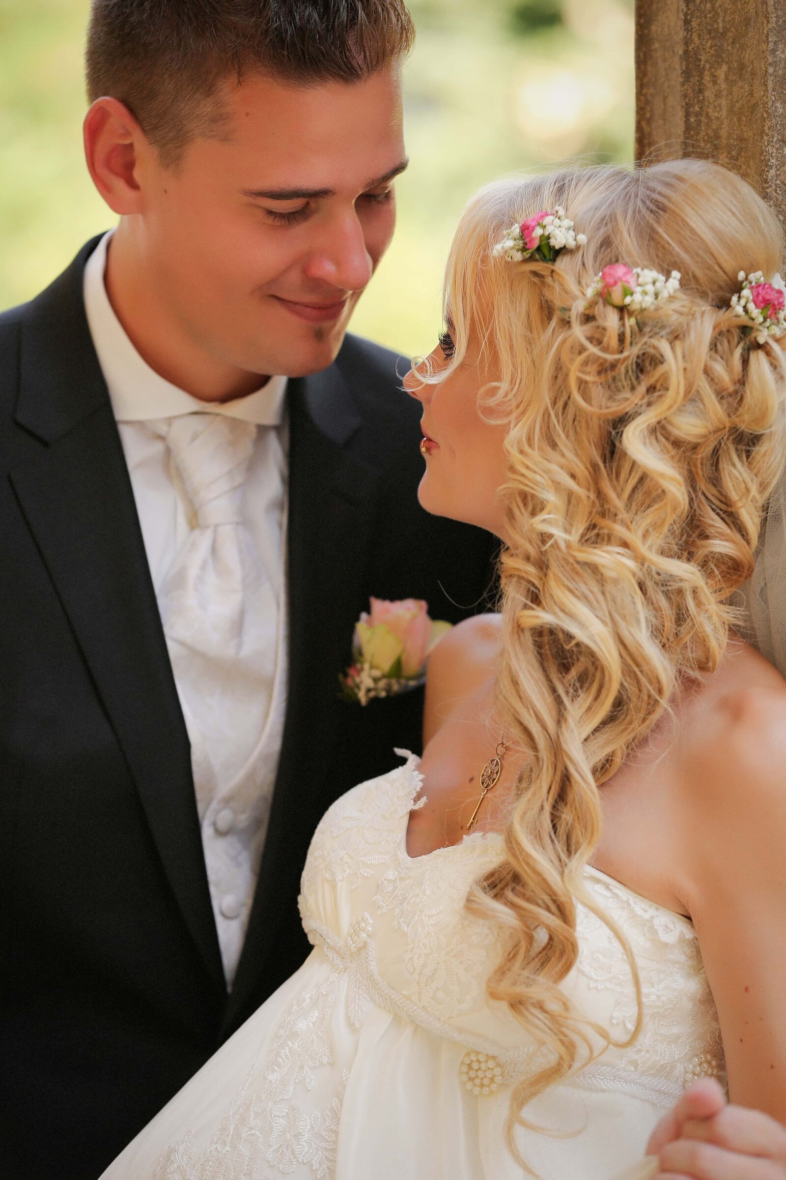 Canon EOS 5D Mark III sample photo. Bride, gorgeous, blonde hair photography