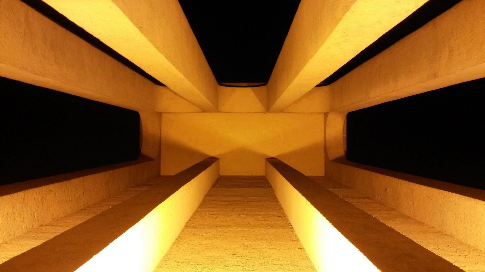 Samsung Galaxy S4 Mini sample photo. Light, lines, theme, symmetry photography