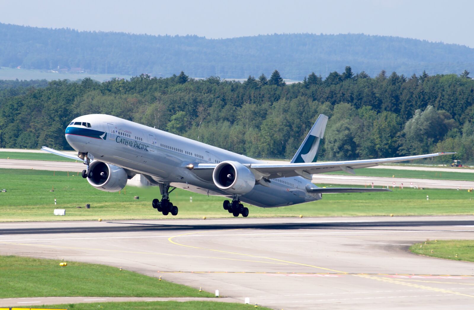 Nikon D300S sample photo. Boeing 777, cathay pacific photography
