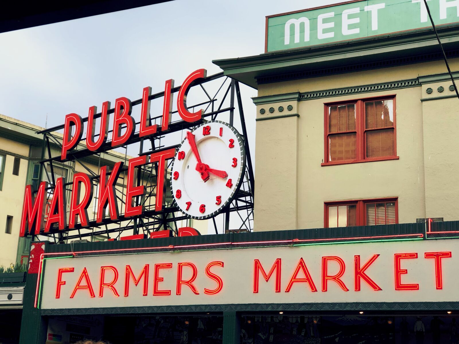 iPhone 8 Plus back dual camera 6.6mm f/2.8 sample photo. Market, seattle, washington photography