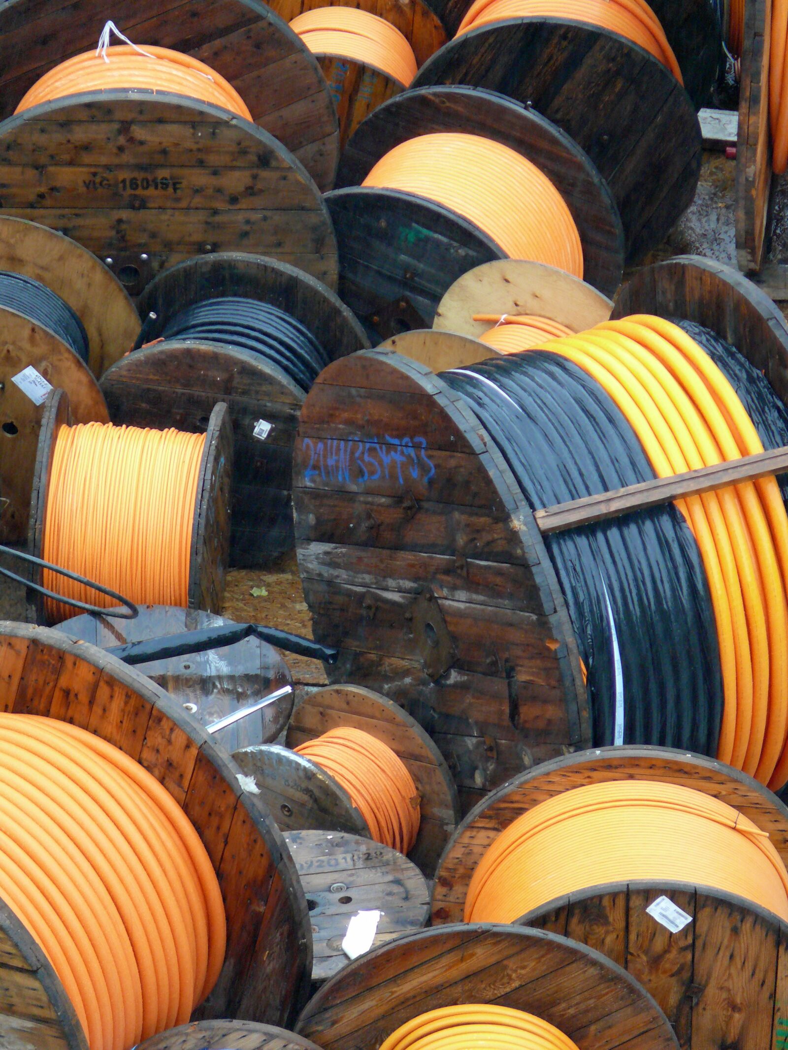 Panasonic DMC-FZ50 sample photo. Coil, wire, site photography