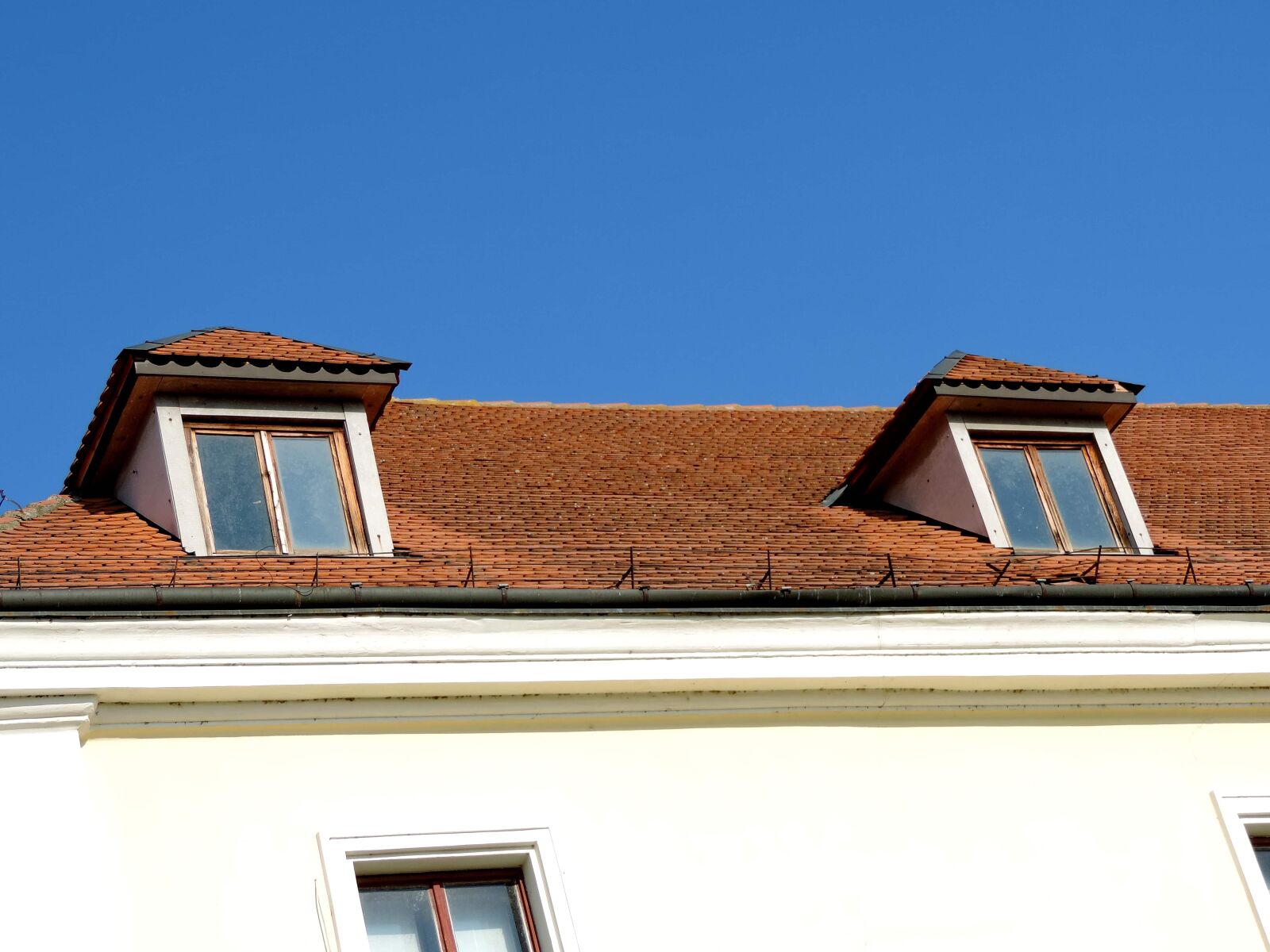 Nikon Coolpix P520 sample photo. Tile, roof, house, building photography