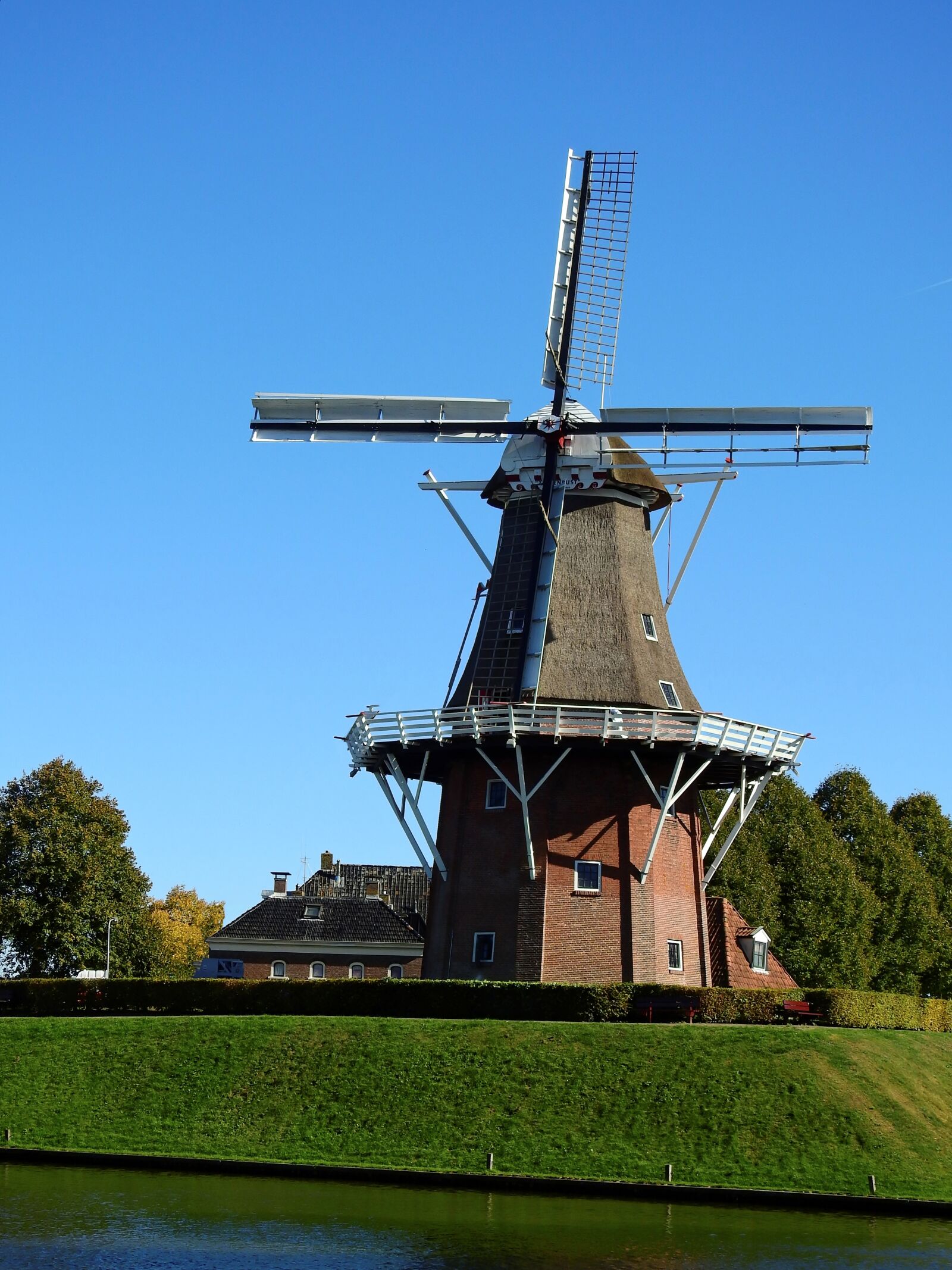 Nikon Coolpix P900 sample photo. Mill, windmill, building photography