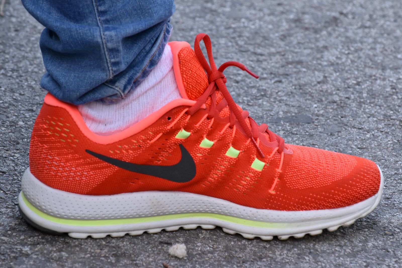 Nikon D5500 sample photo. Sneakers, shoe, foot, shoes photography