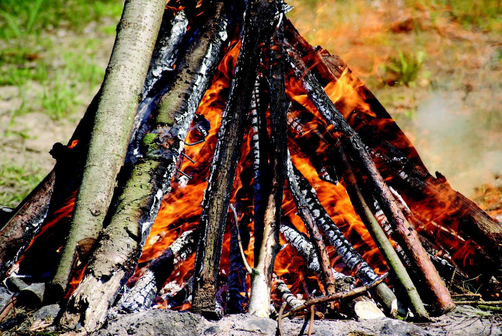 Sony Alpha DSLR-A300 sample photo. An outbreak of, fire photography