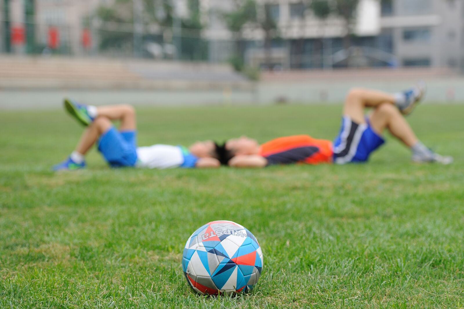 Nikon D700 sample photo. Football, teenager, greenery photography