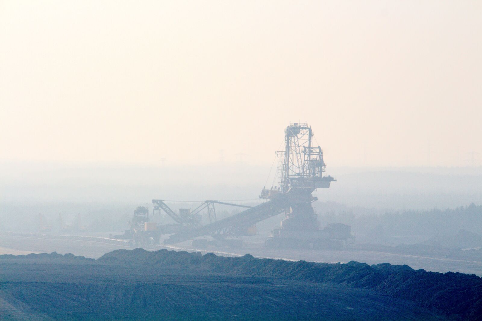 Canon EOS 700D (EOS Rebel T5i / EOS Kiss X7i) sample photo. Haze, open pit mining photography