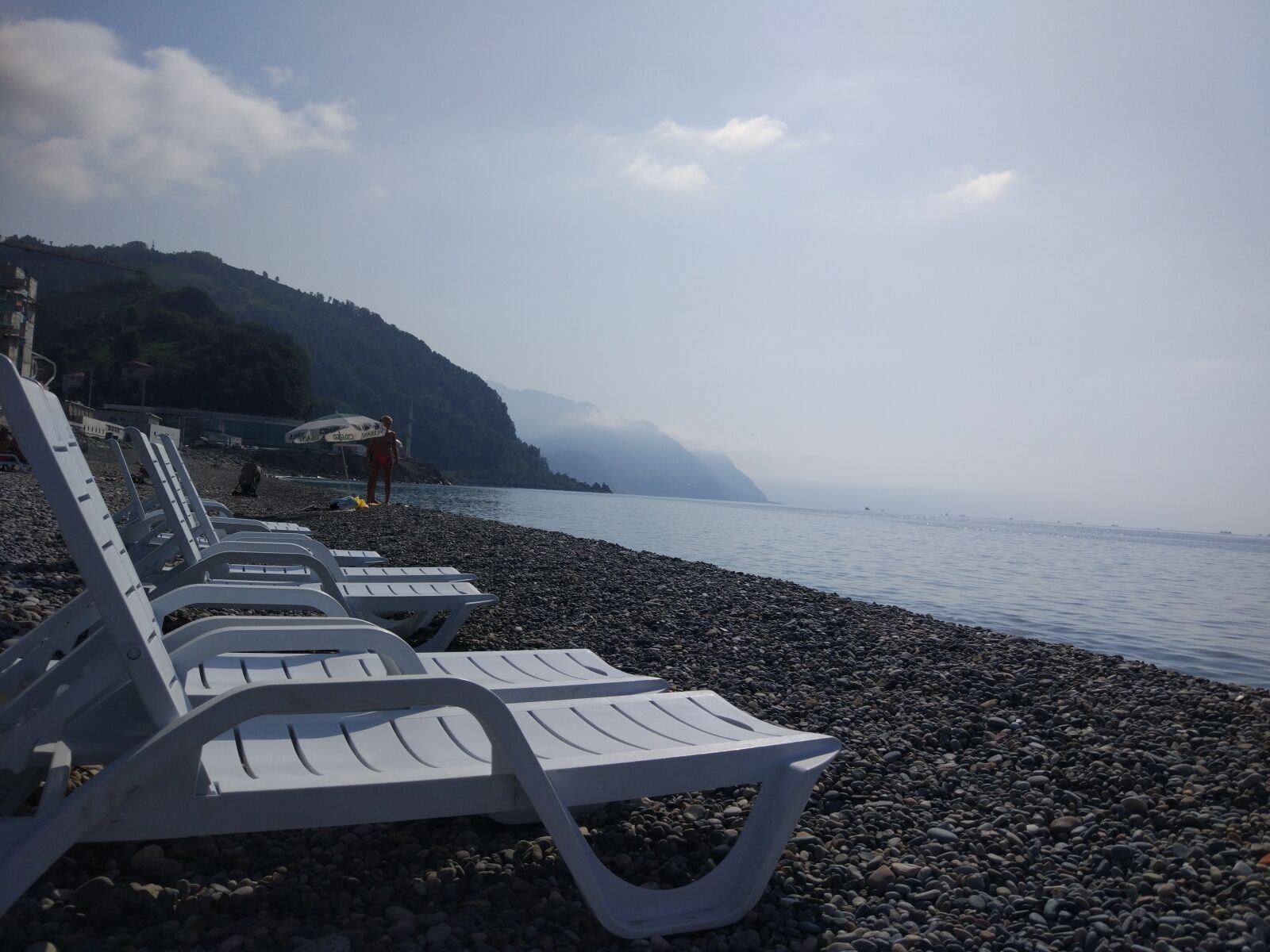 Xiaomi MI 5 sample photo. Sea, mountains, sunbeds photography