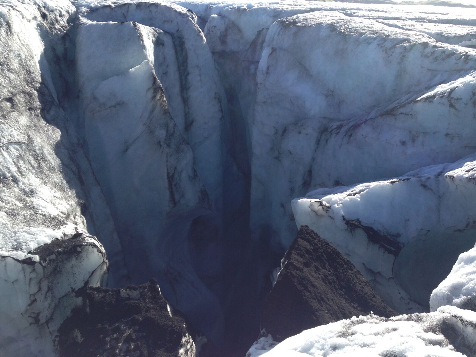 iPhone 5 back camera 4.12mm f/2.4 sample photo. Ice, walk, hollow photography