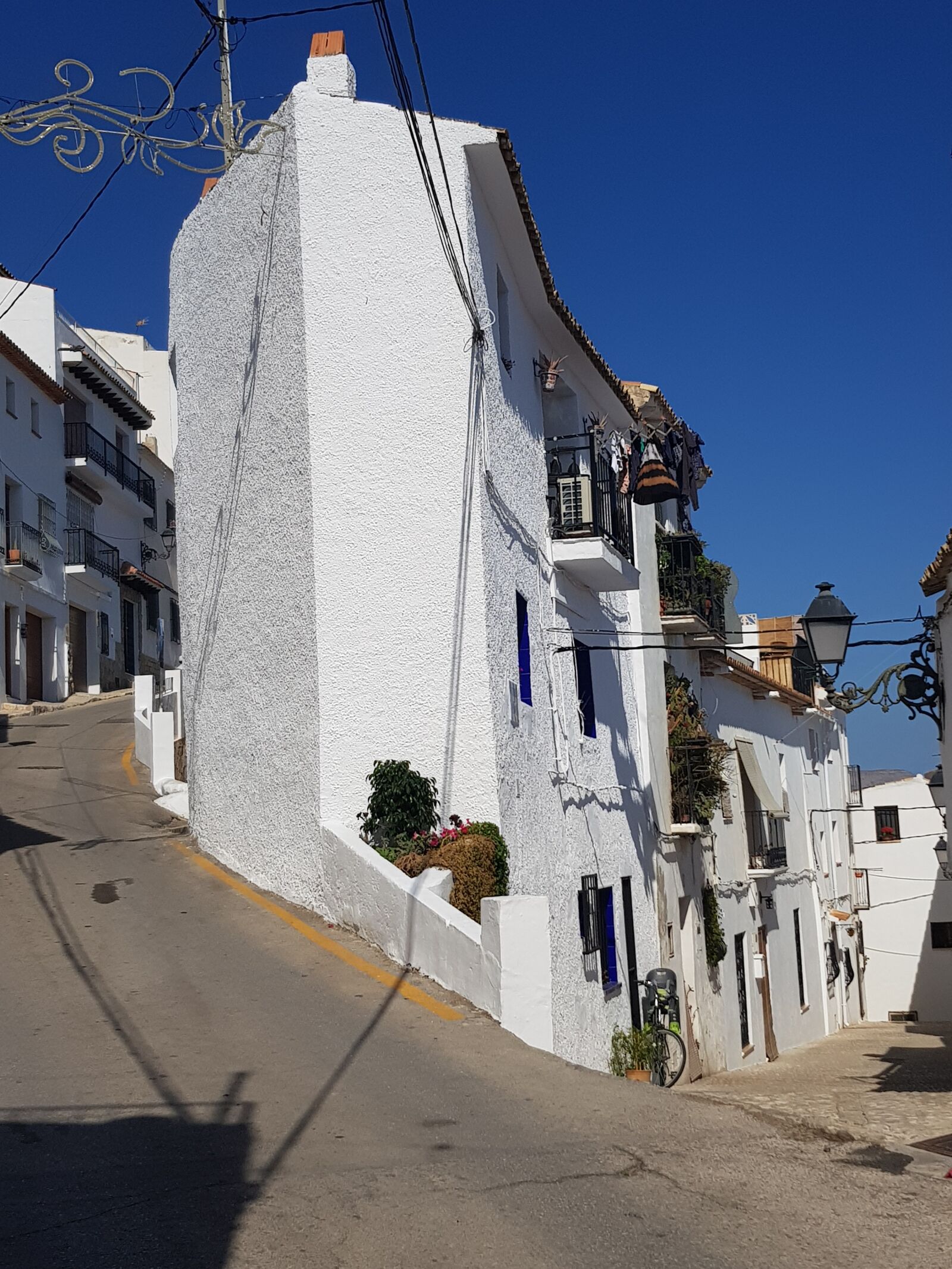 Samsung Galaxy S8+ sample photo. The white village of photography