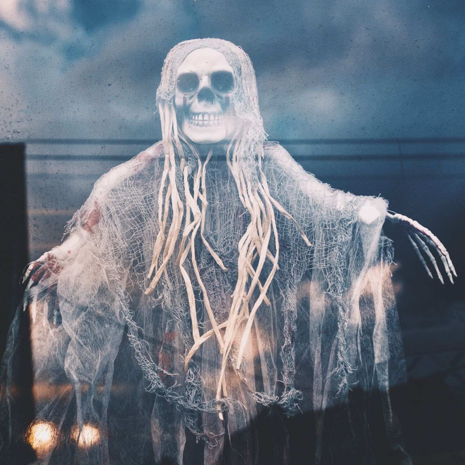 Canon EF 50mm F1.2L USM sample photo. Spirit, halloween, creepy photography