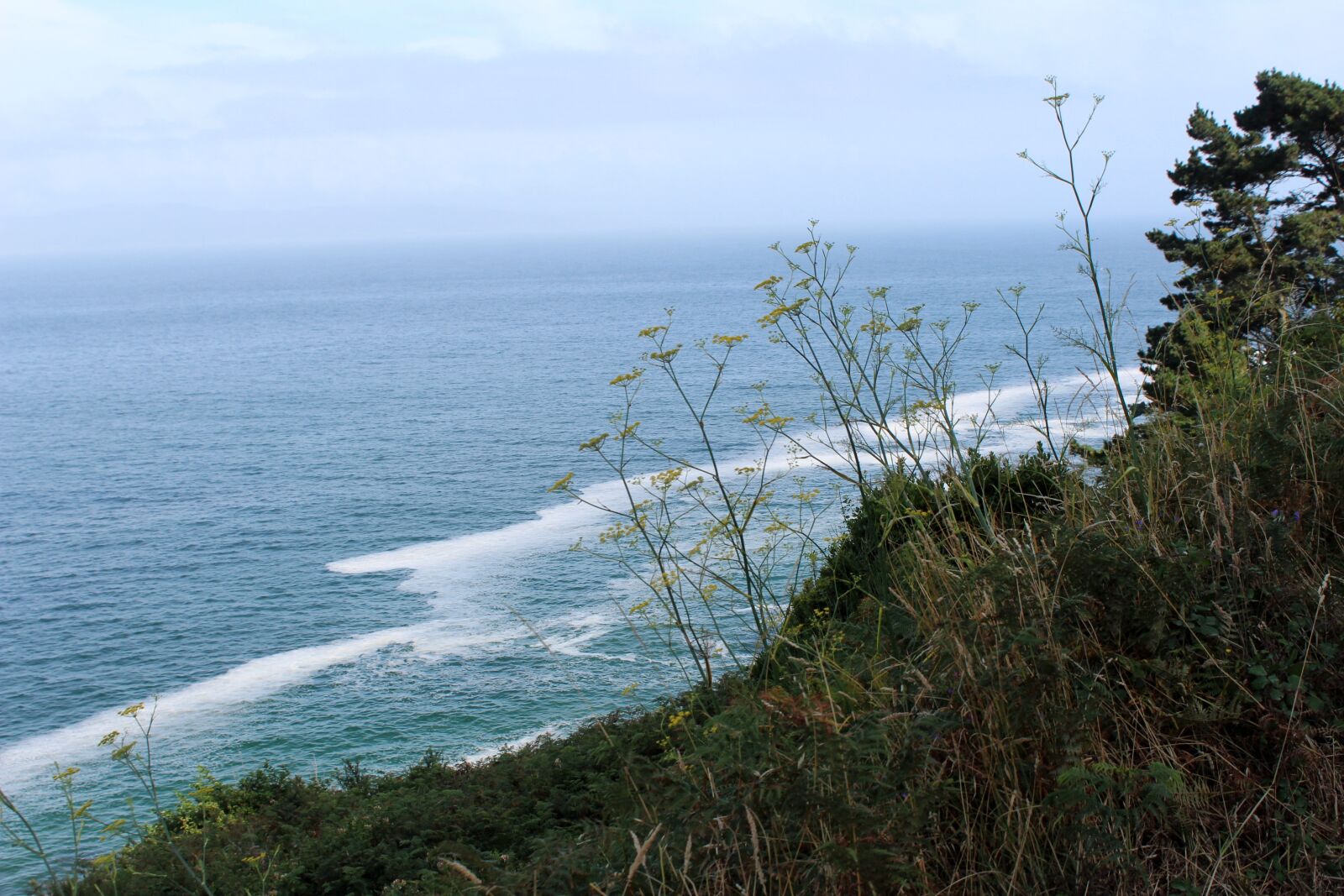 Canon EOS 1200D (EOS Rebel T5 / EOS Kiss X70 / EOS Hi) sample photo. Sea, mountain, walk photography