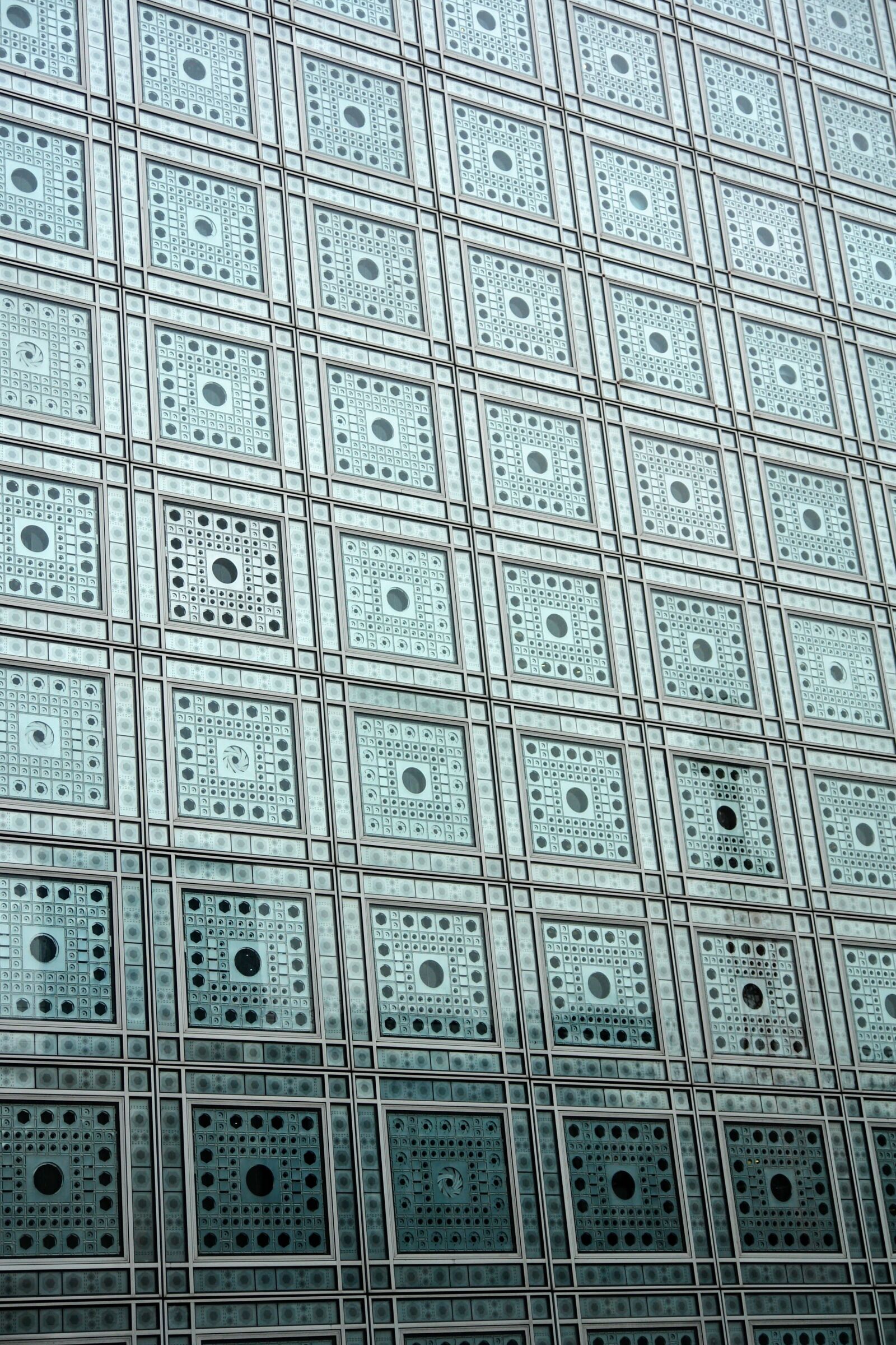 Sony DSC-R1 sample photo. Paris, france, facade photography