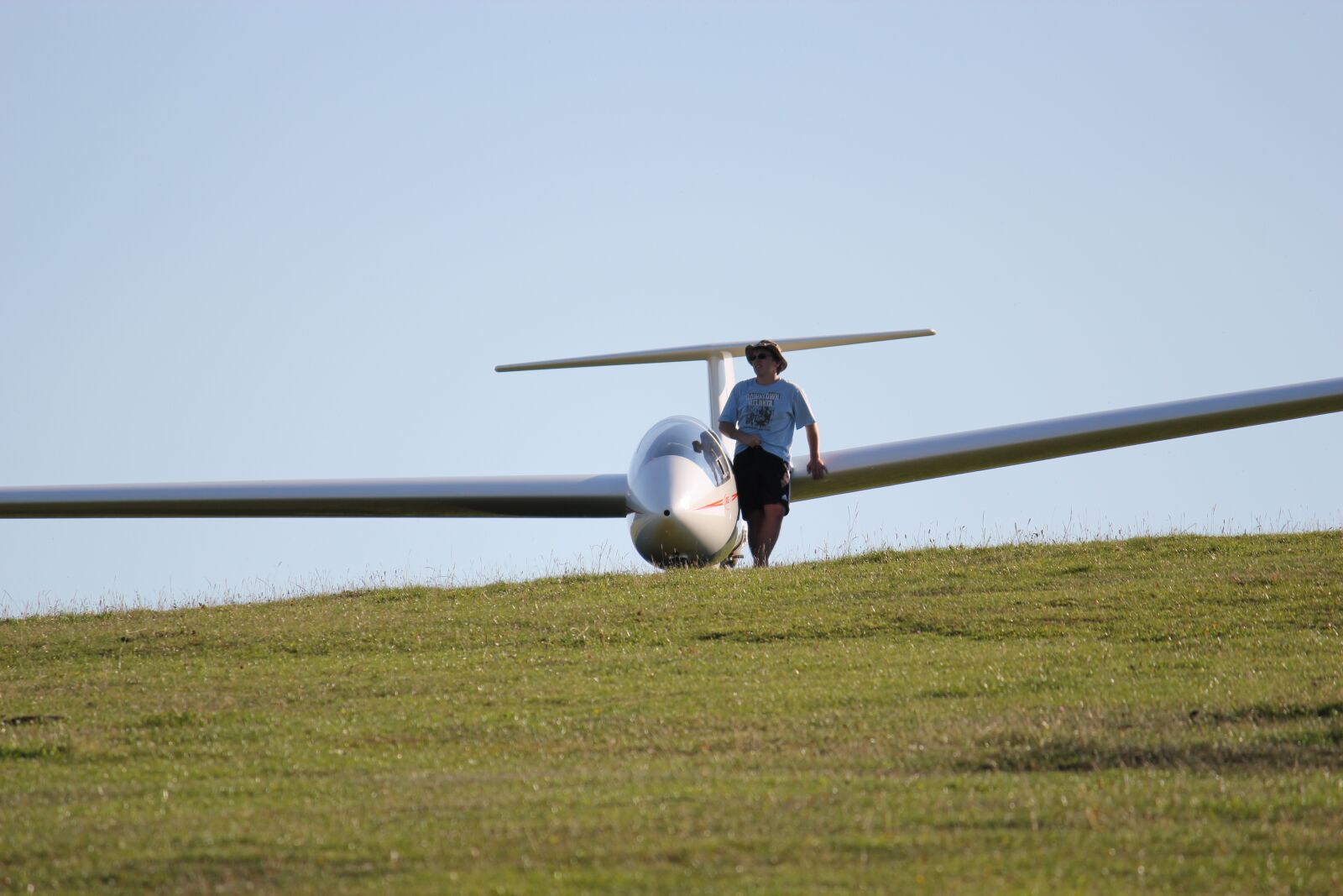 Canon EOS 550D (EOS Rebel T2i / EOS Kiss X4) sample photo. Sail, flying, glider photography