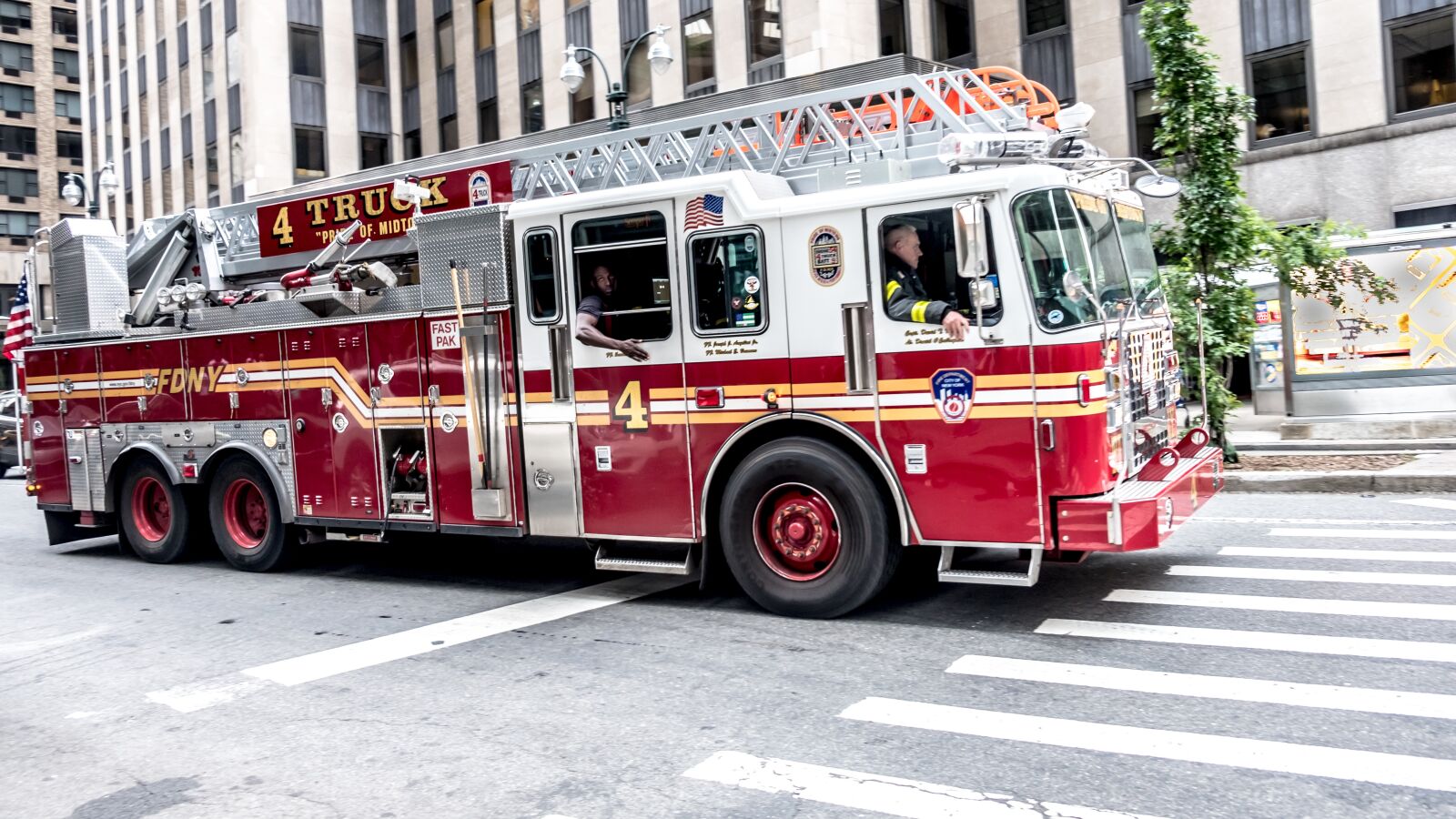 Fujifilm XF 18-55mm F2.8-4 R LM OIS sample photo. New york, fire, water photography