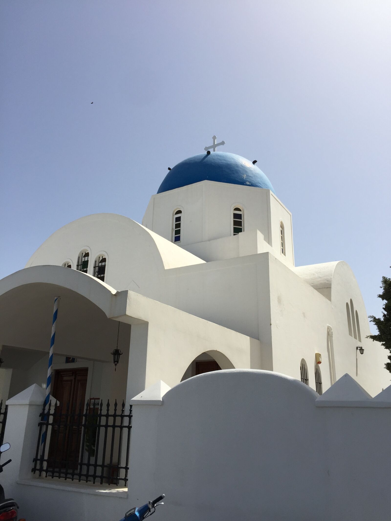 iPhone 6 Plus back camera 4.15mm f/2.2 sample photo. Santorini, ocean, island photography