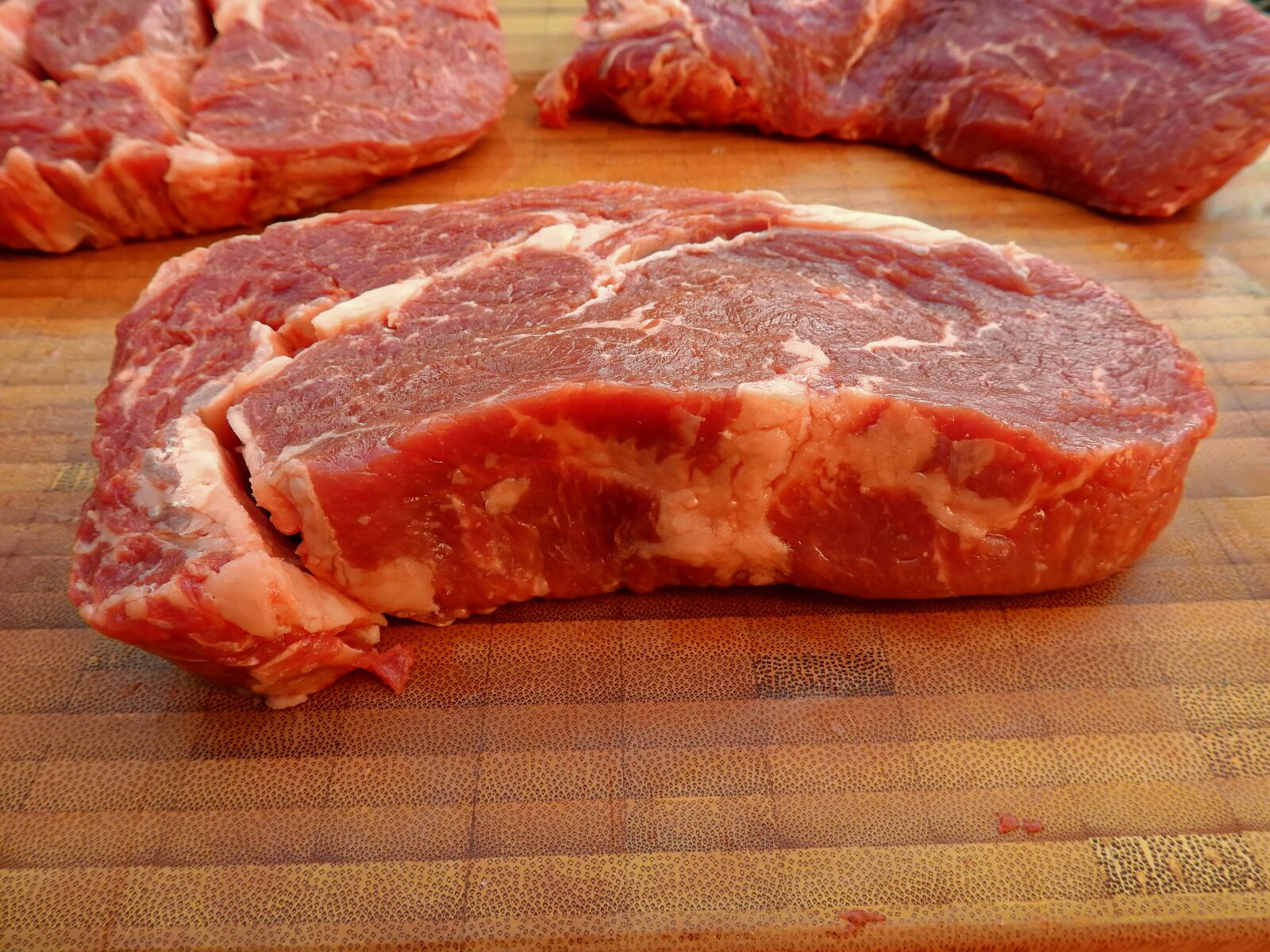 Nikon Coolpix P900 sample photo. Meat, beef, steak photography