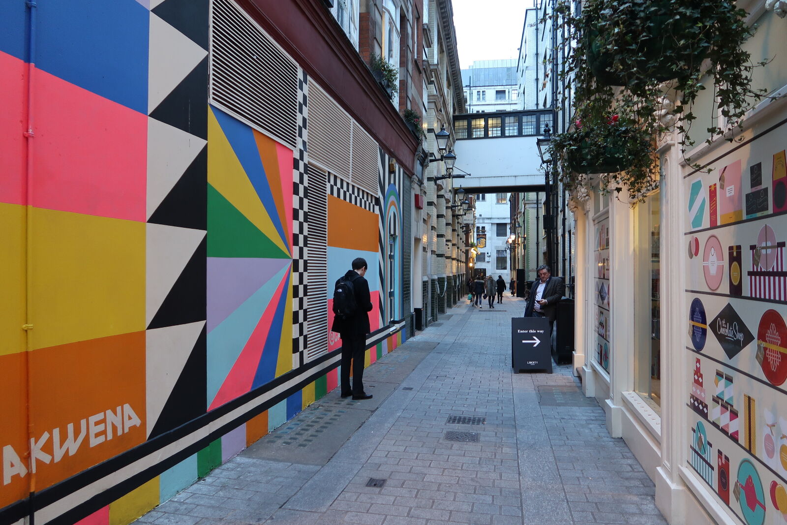Canon PowerShot G7 X Mark II sample photo. Carnaby, street, london, shopping photography