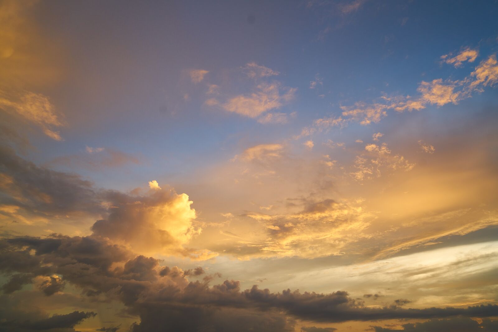 Sony a7R II sample photo. Cloud, air, sky photography