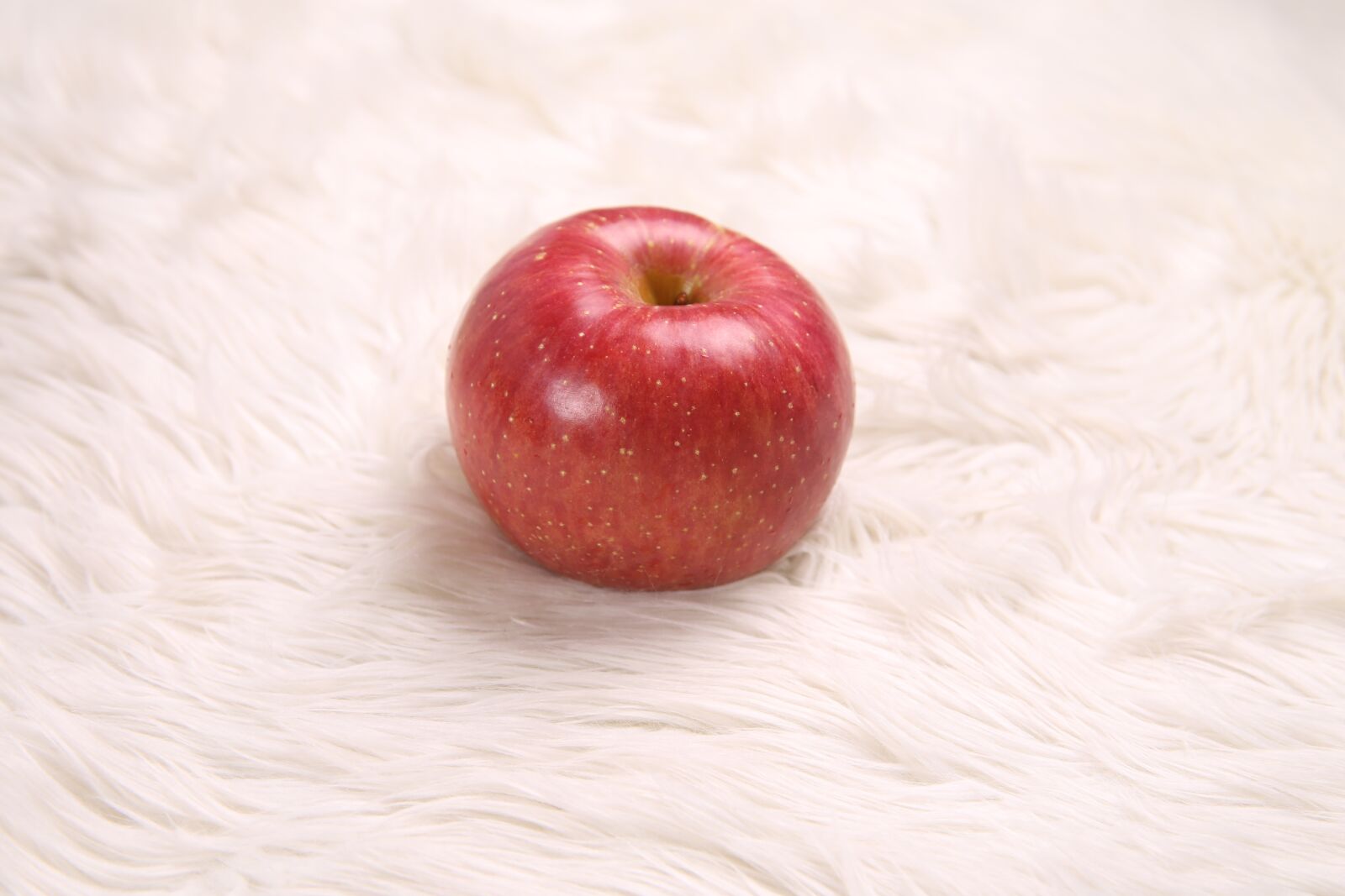Canon EOS 6D sample photo. Apple, red apple, fruit photography