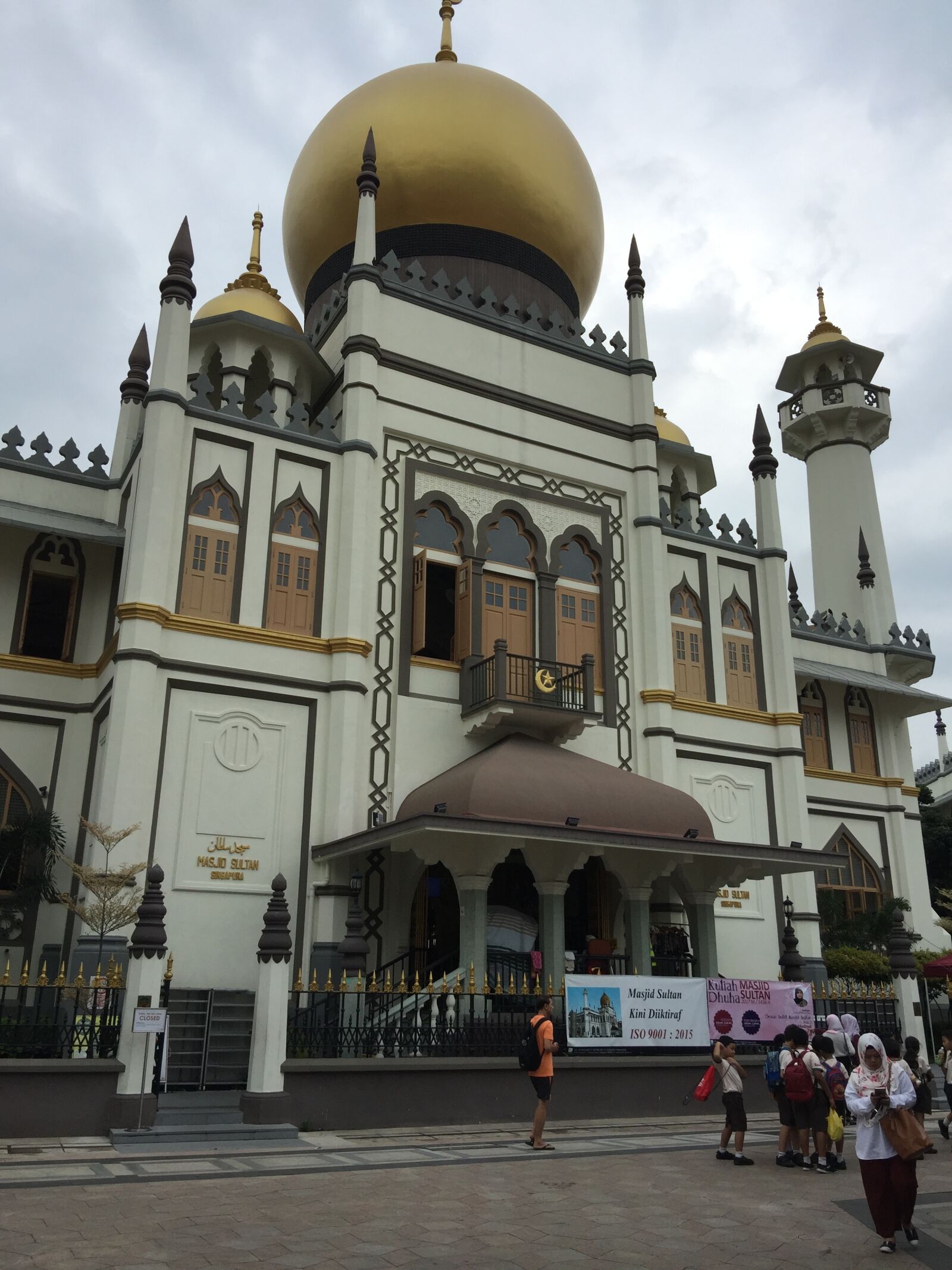 iPhone 6 Plus back camera 4.15mm f/2.2 sample photo. Singapore photography