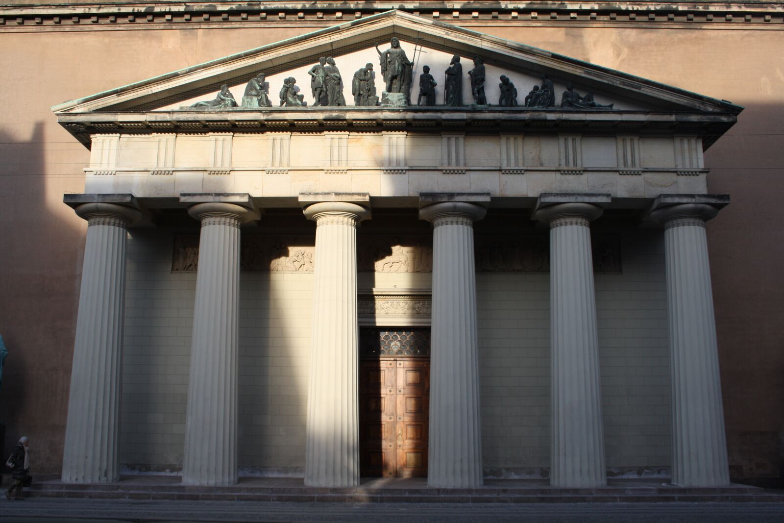 Canon EOS 1000D (EOS Digital Rebel XS / EOS Kiss F) sample photo. Copenhagen cathedral, our lady photography