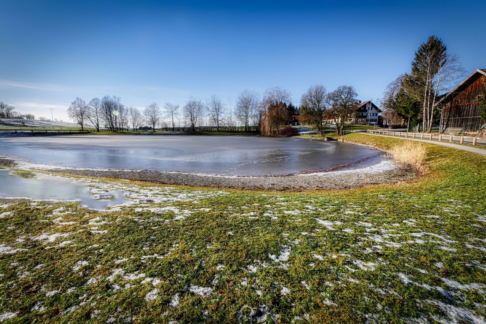 Panasonic Lumix DMC-GX8 sample photo. Lake, winter, ice photography