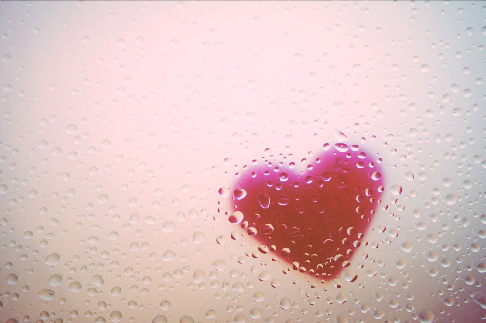 Sony a6000 sample photo. Heart, window, rain photography