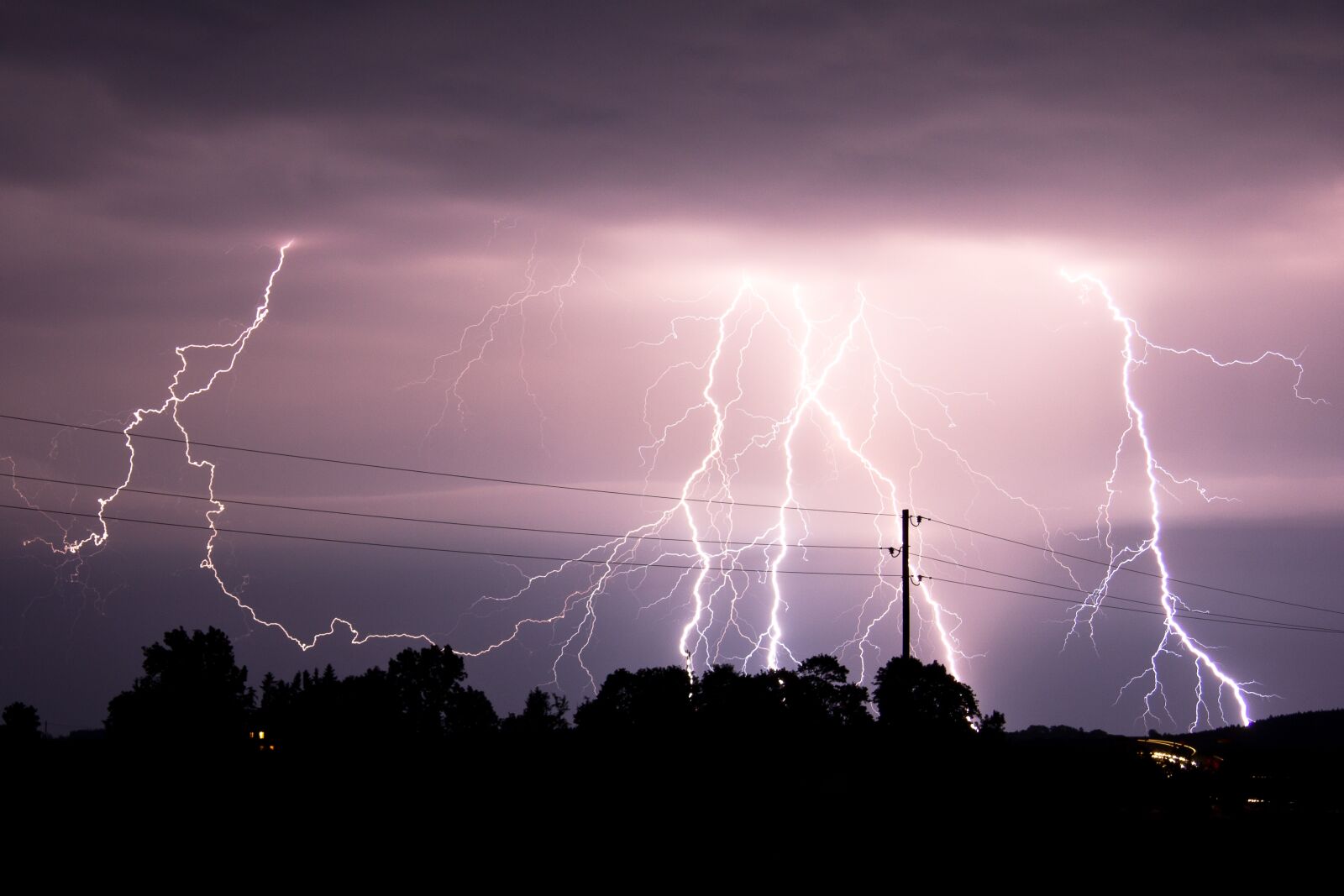 Canon EF-S 17-85mm F4-5.6 IS USM sample photo. Thunderstorm, storm, flashes photography