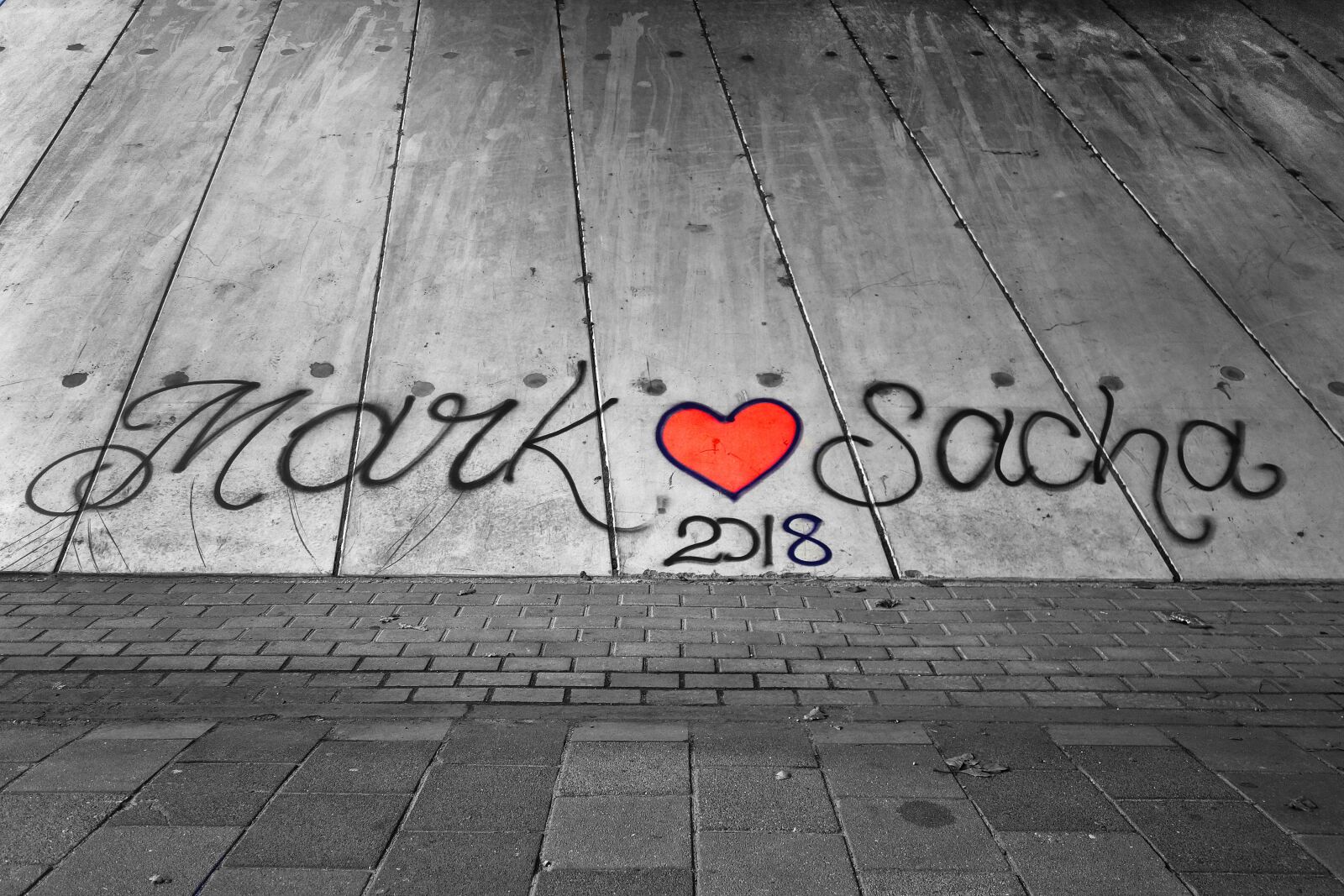 Sony Cyber-shot DSC-RX100 sample photo. Graffiti, text, heart photography