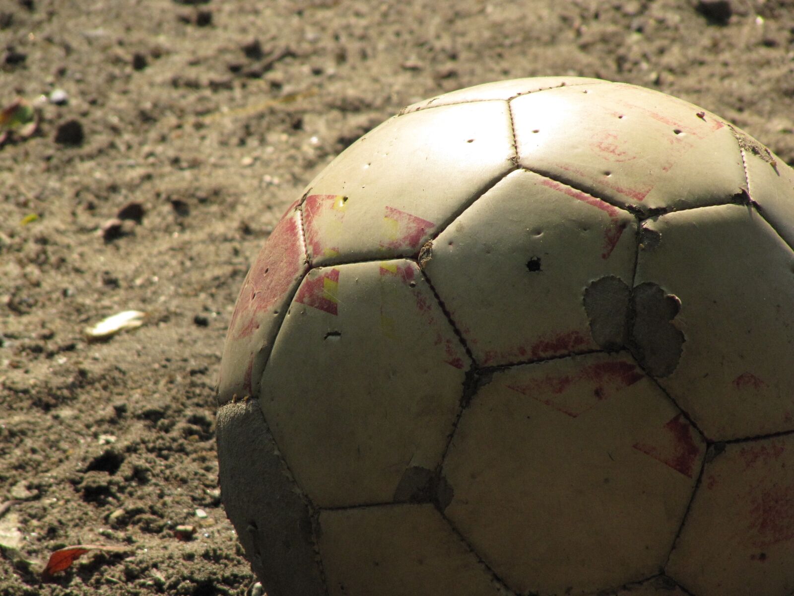 Canon PowerShot SX200 IS sample photo. Ball, toy, football photography