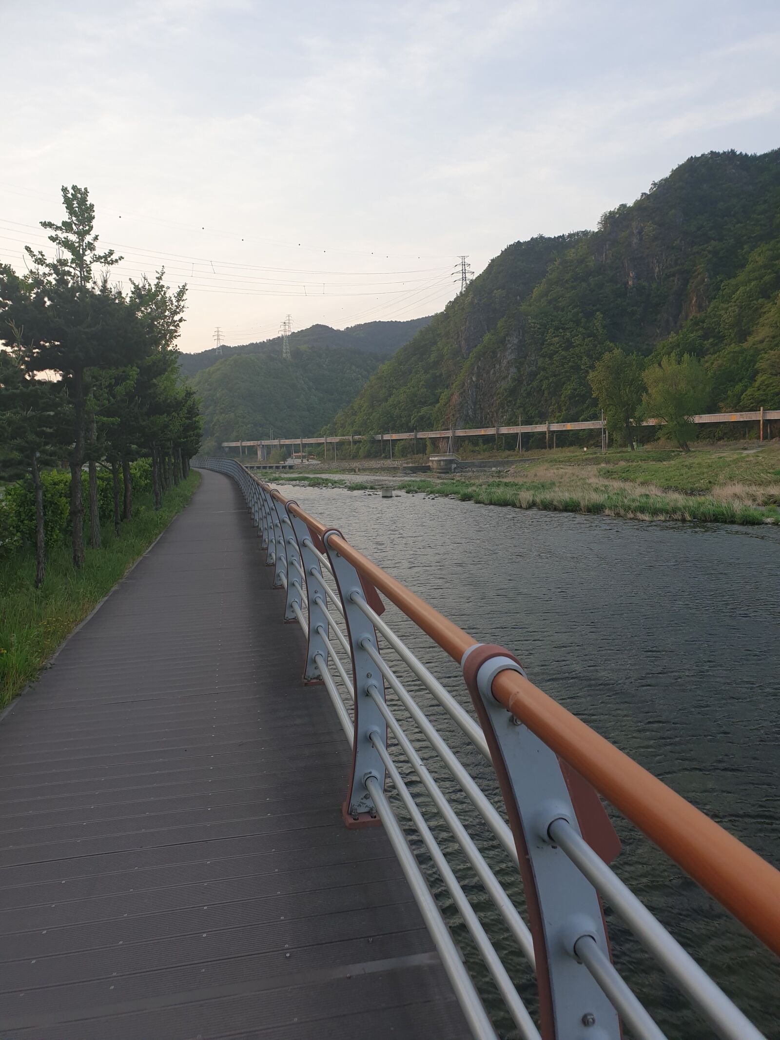 Samsung Galaxy Note9 sample photo. River, road, sky photography