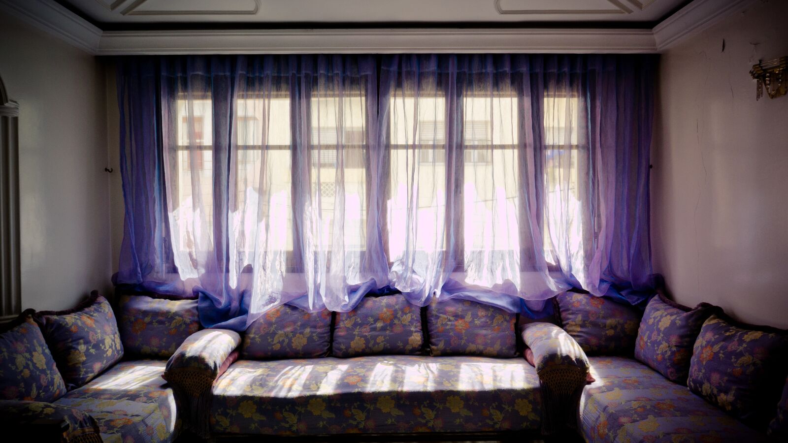 Panasonic Lumix DMC-LX100 sample photo. Salon, moroccan, living room photography