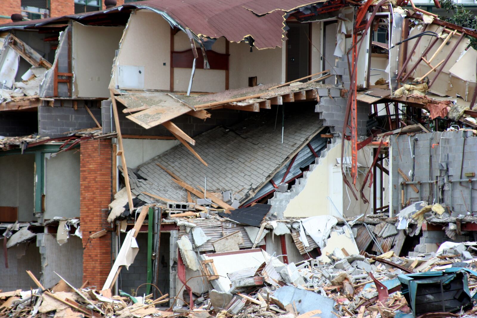 Canon EOS 350D (EOS Digital Rebel XT / EOS Kiss Digital N) sample photo. Demolition, destruction, demolish photography
