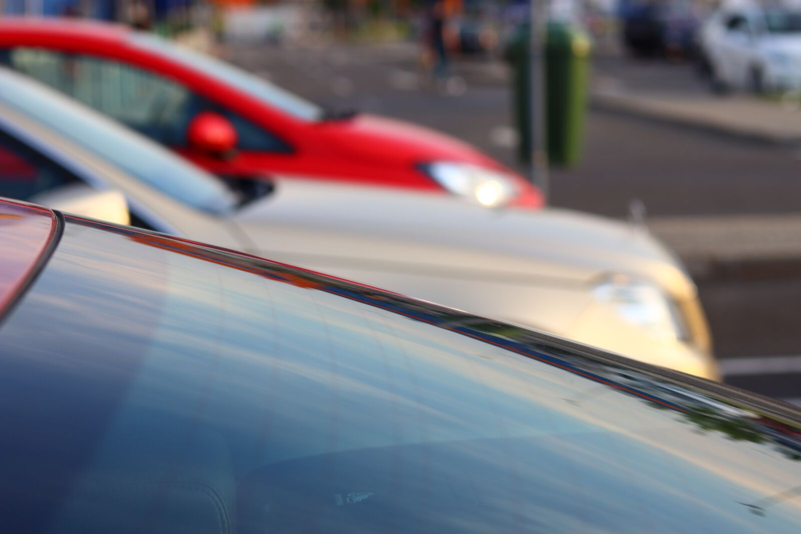 Canon EF 50mm F1.8 STM sample photo. Cars, parking, sun photography
