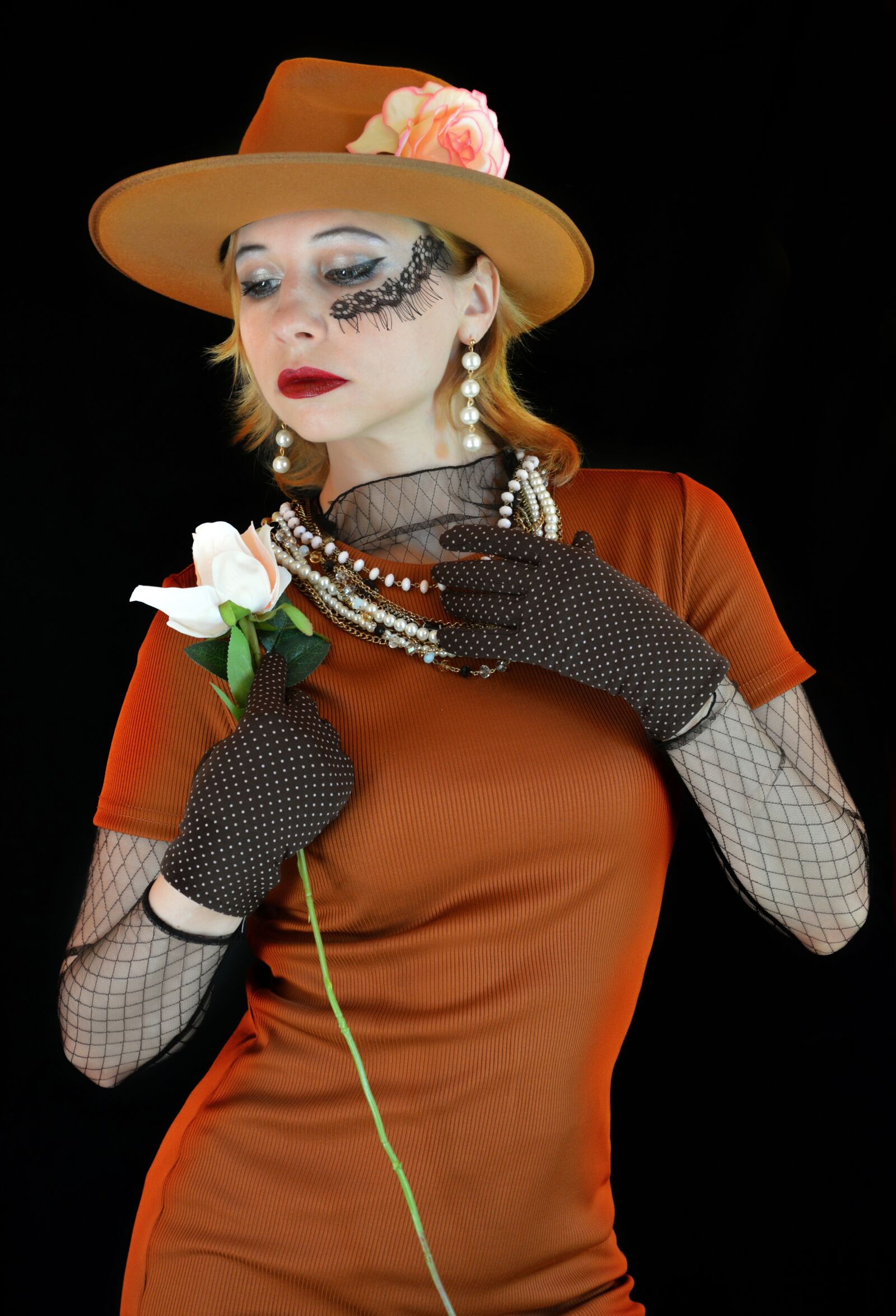 Nikon D3200 sample photo. Retro, woman, hat photography