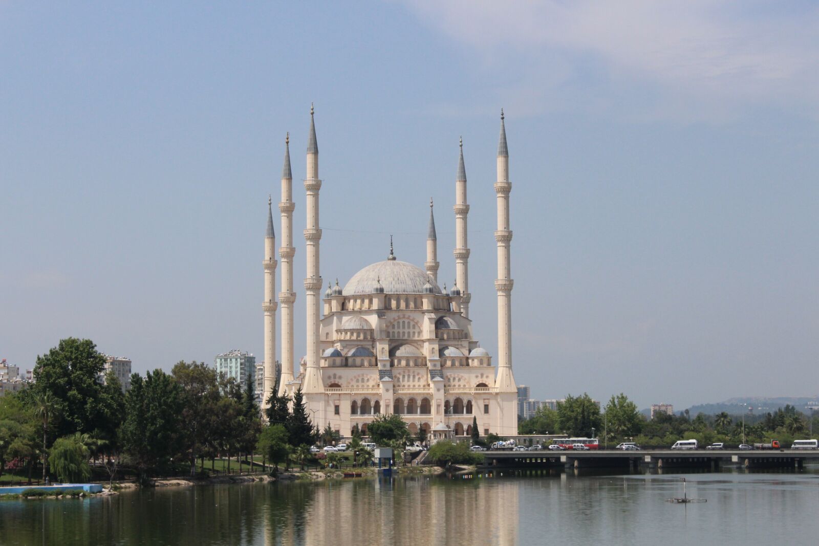 Canon EOS 700D (EOS Rebel T5i / EOS Kiss X7i) sample photo. Water, river, architecture photography