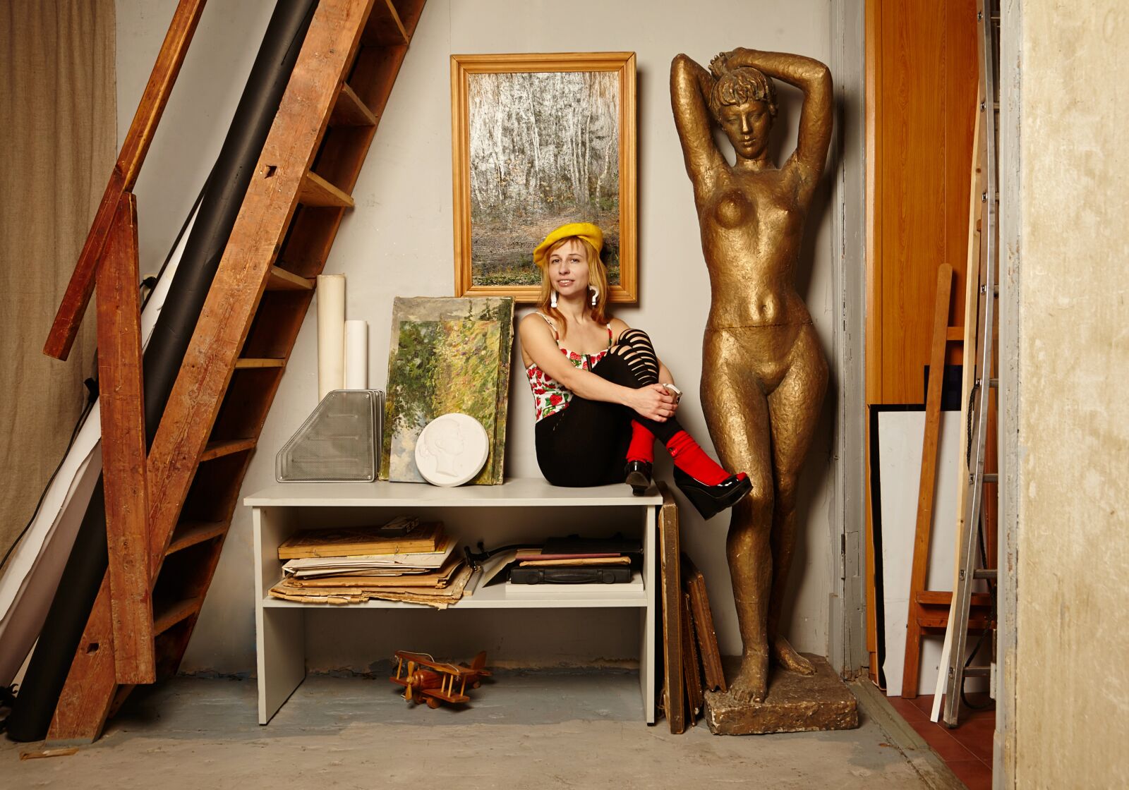 Canon EOS 5D Mark II sample photo. Workshop, sculpture, pictures photography