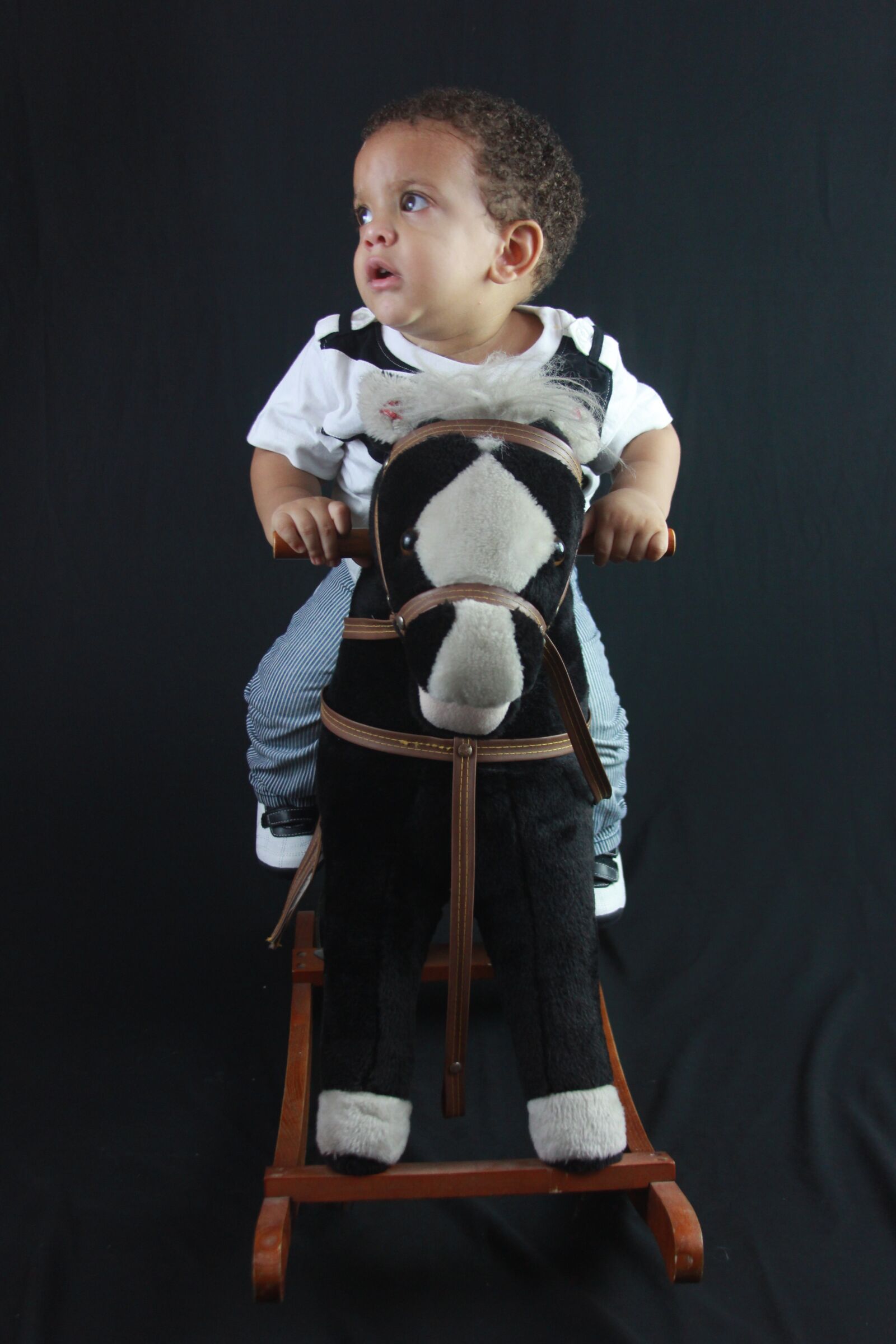 Canon EF 28-135mm F3.5-5.6 IS USM sample photo. Baby, child, guy photography