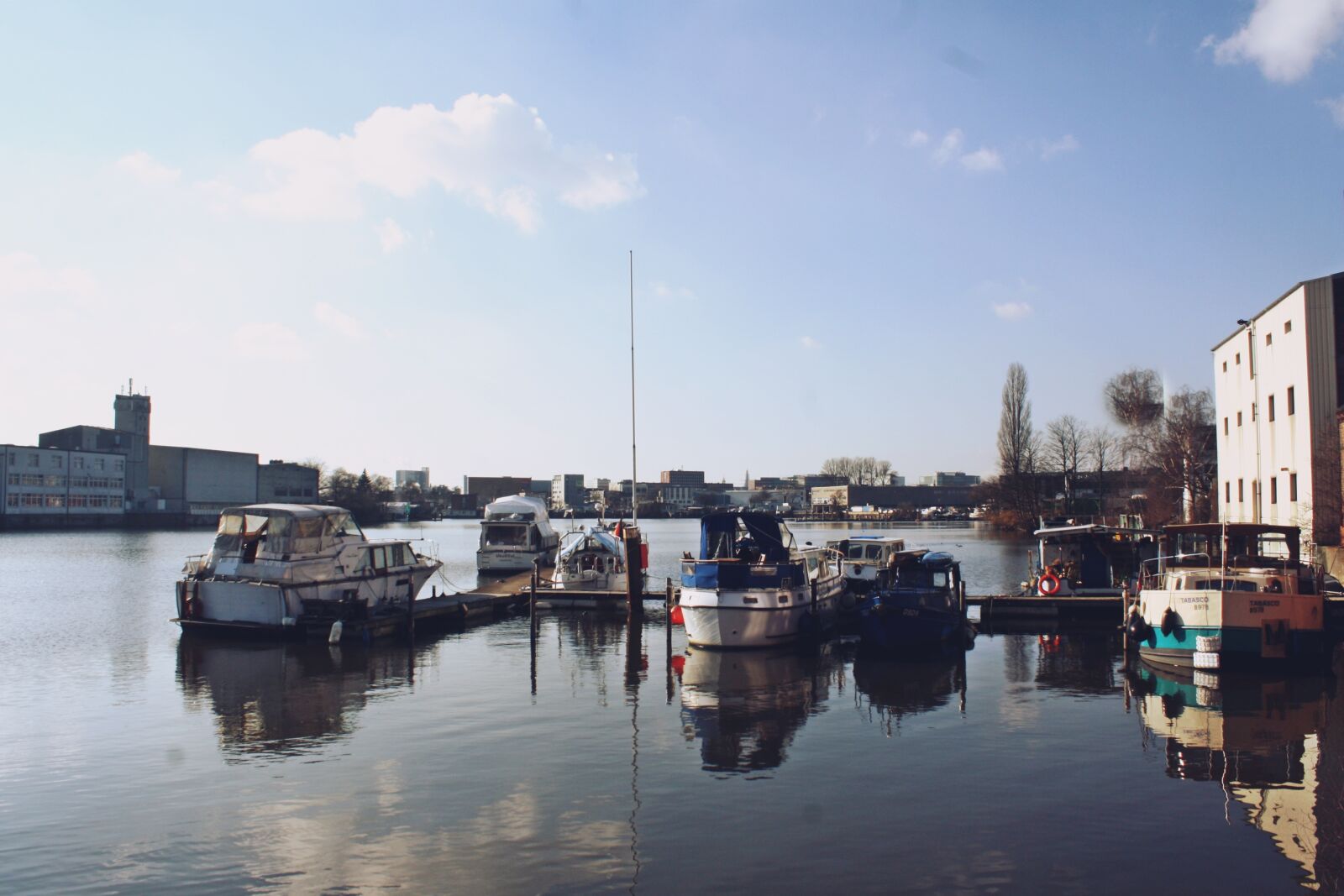 Canon EOS 1000D (EOS Digital Rebel XS / EOS Kiss F) sample photo. Hamburg, hanseatic city of photography