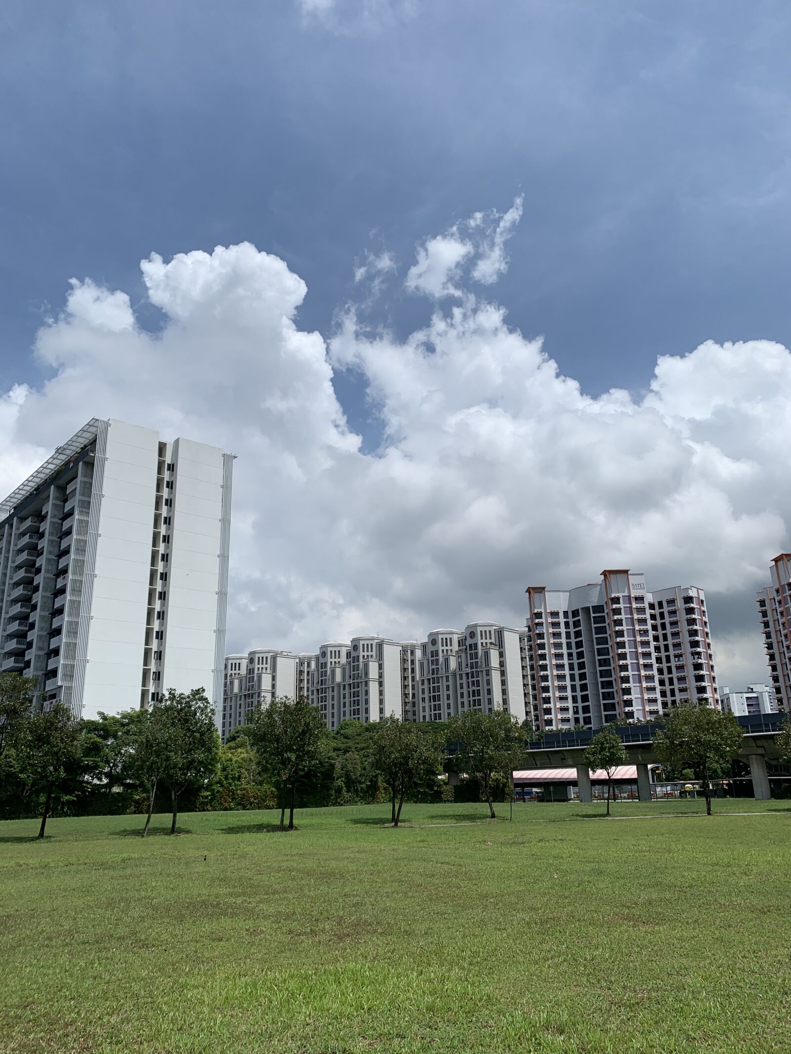 iPhone XR back camera 4.25mm f/1.8 sample photo. Cloud, nature, sky photography