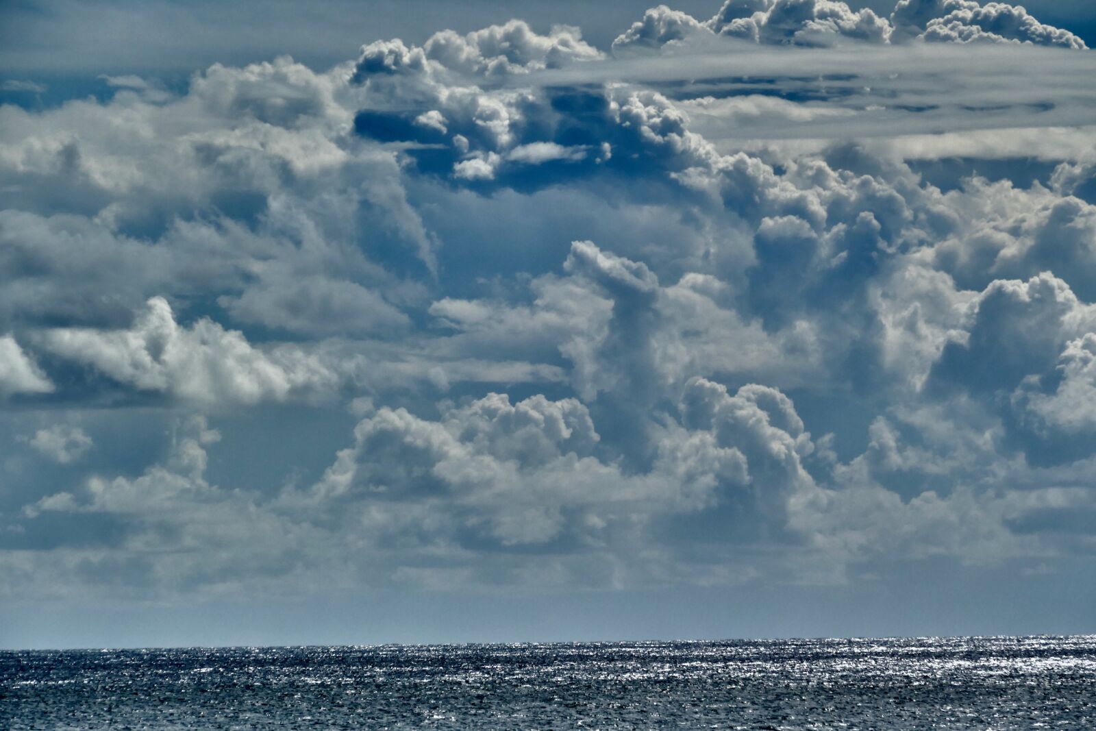 Panasonic Lumix DMC-FZ1000 sample photo. Water, ocean, mood photography