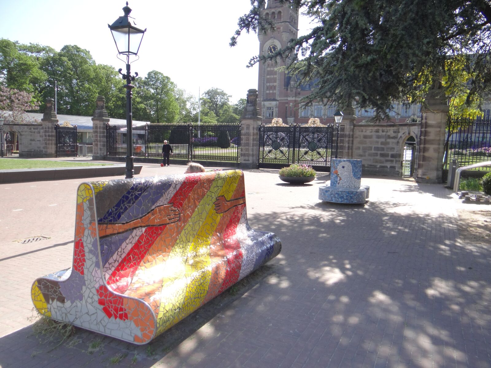 Sony DSC-HX200V sample photo. Bench, peace, city photography